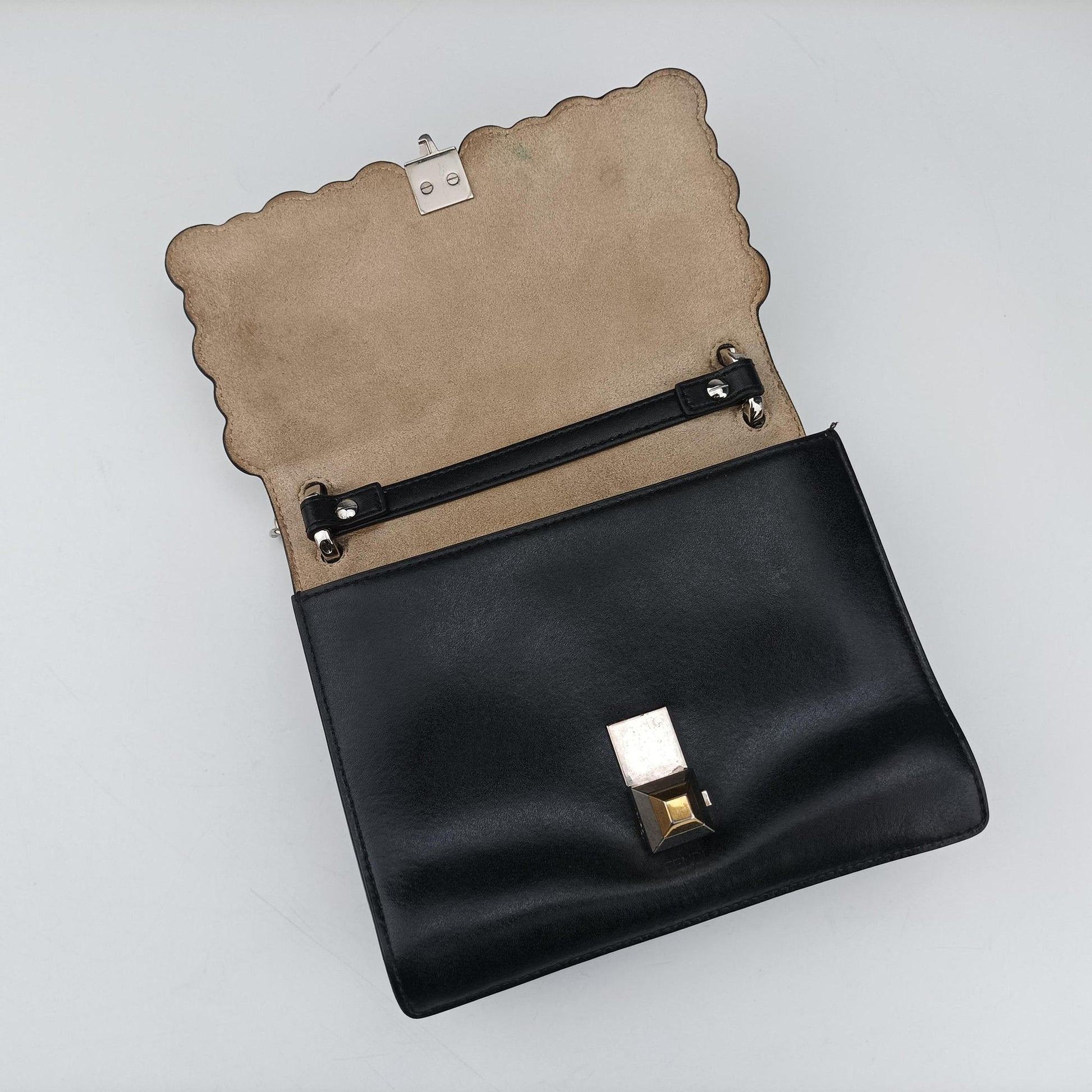 Studded Kan I Black Leather 8M0381 8M0381 A0ZR 188-8241スタッズ キャナイ ブラック レザー 8M0381 8M0381 A0ZR 188-8241