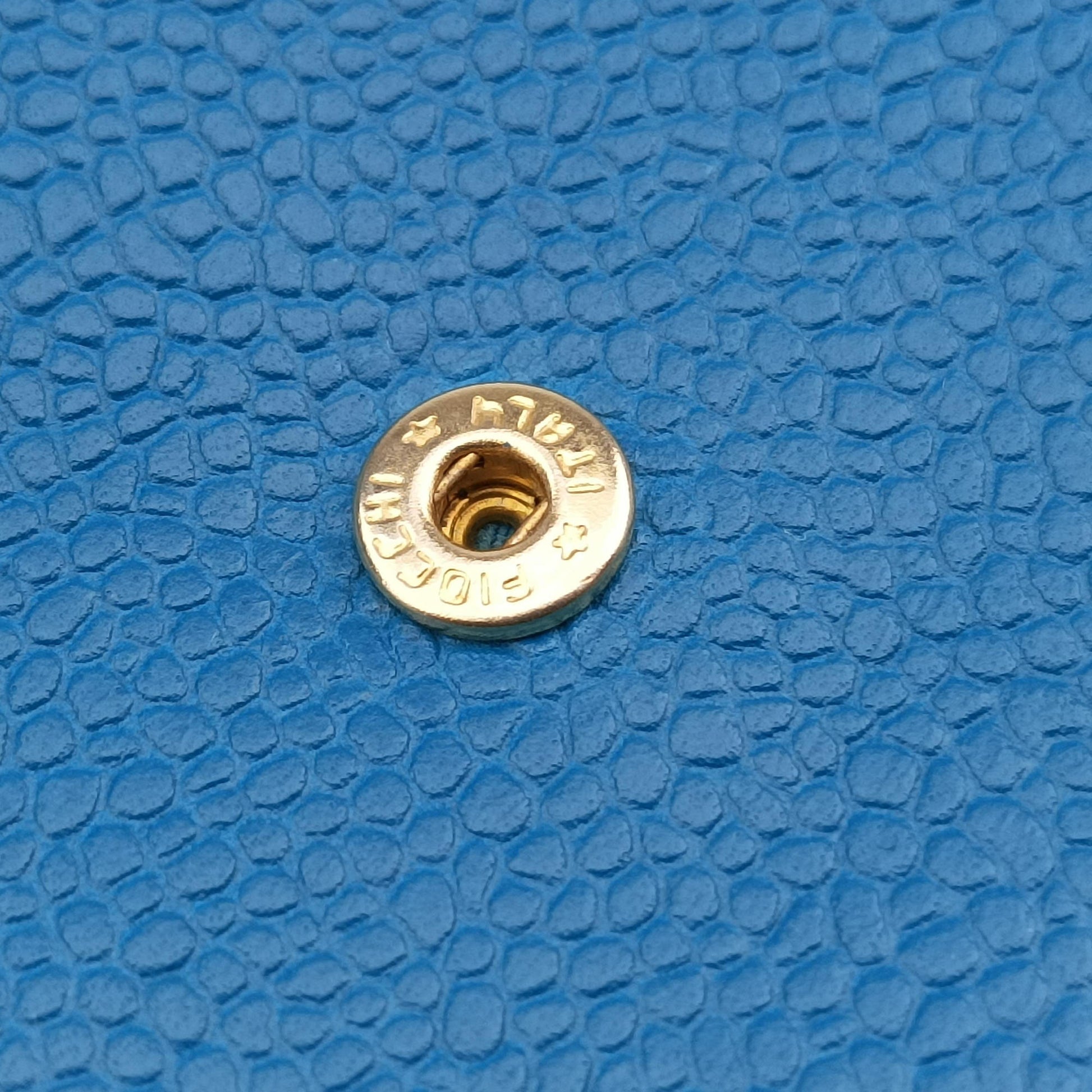 Timeless Blue Caviar Skin A05278 3911109タイムレス ブルー キャビアスキン A05278 3911109
