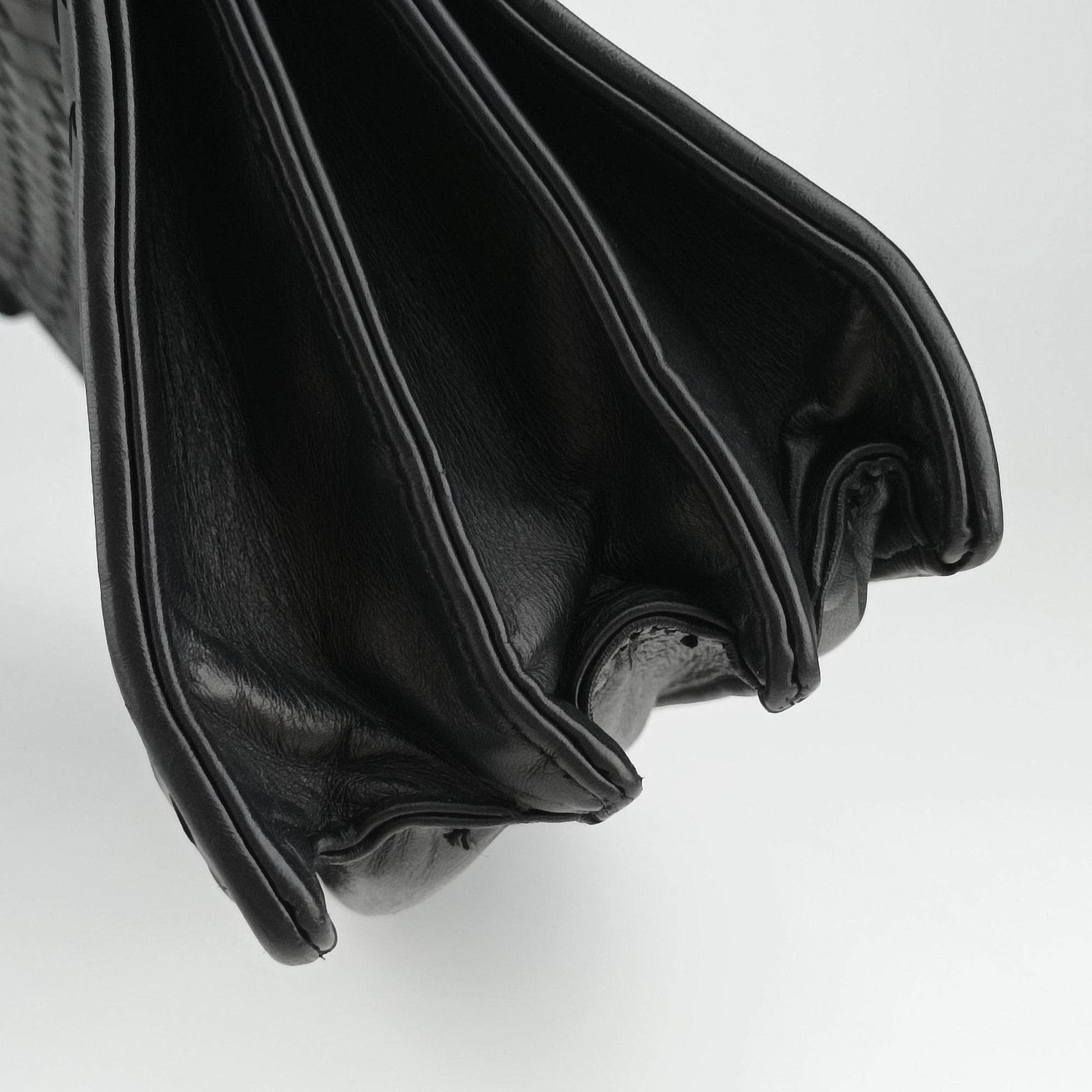 Intrecciato Black lambskin B00365177Wイントレチャート ブラック ラムスキン B00365177W