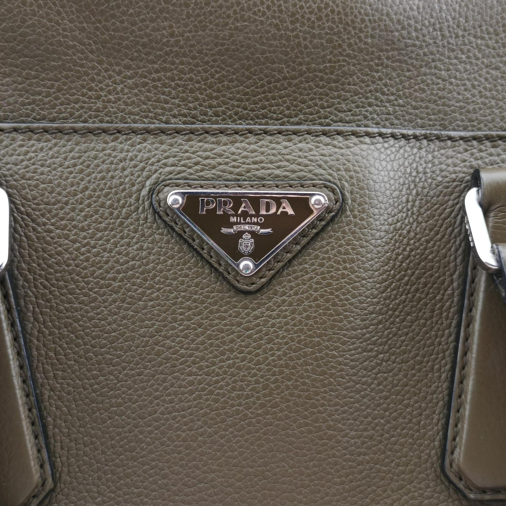 Business Briefcase Green Leather 2VE368 7/Iビジネス ブリーフケース グリーン レザー 2VE368 7/I