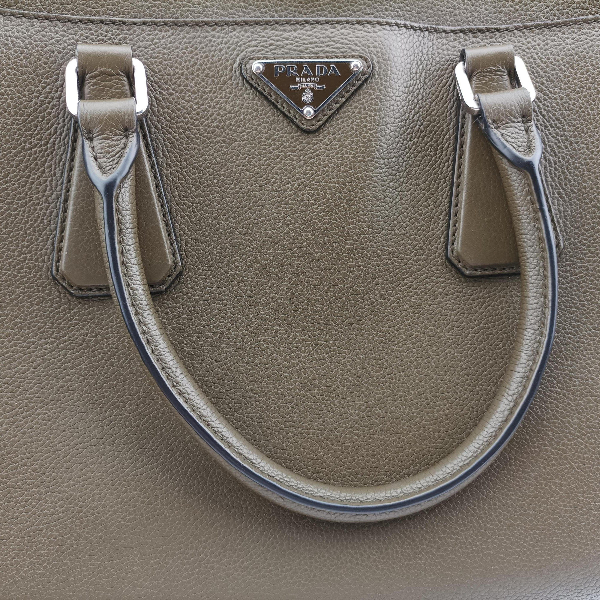 Business Briefcase Green Leather 2VE368 7/Iビジネス ブリーフケース グリーン レザー 2VE368 7/I