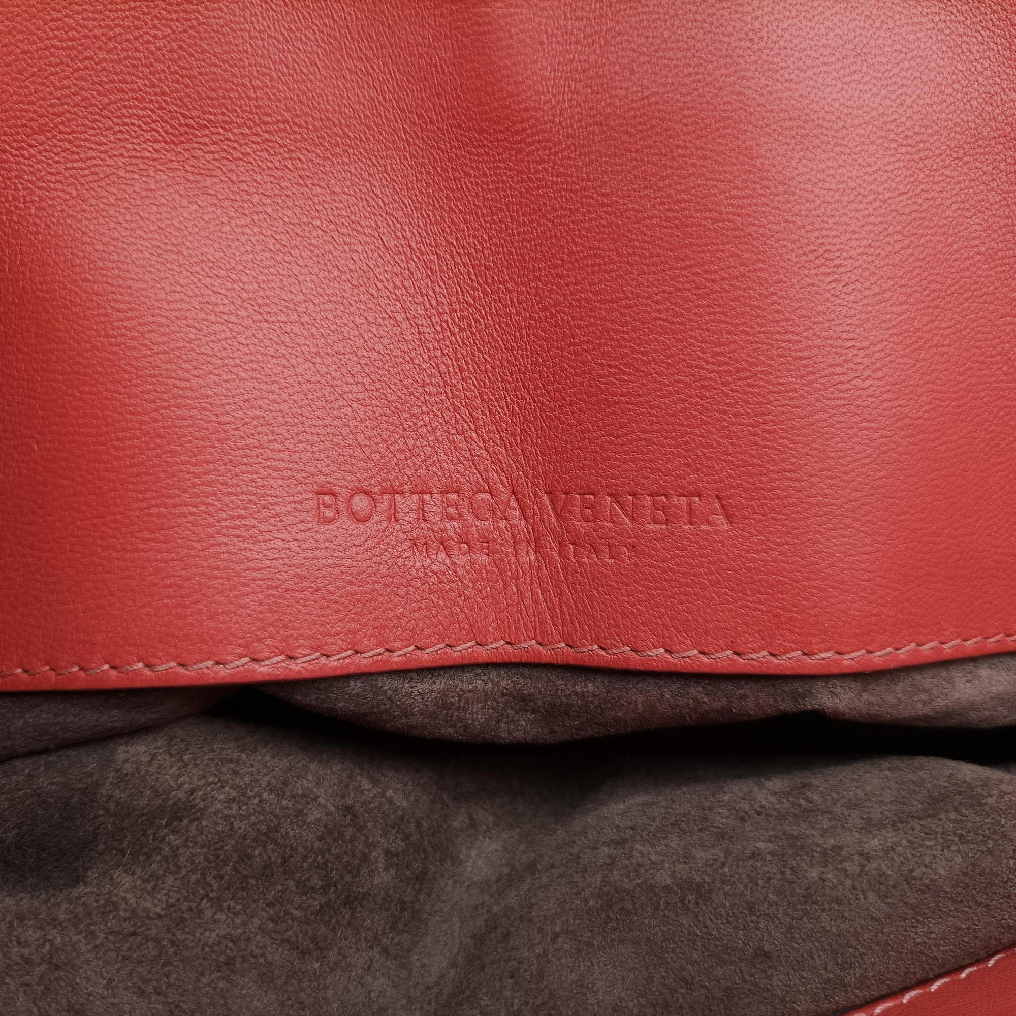 Intrecciato Coral red lambskin B02234583Uイントレチャート コーラルレッド ラムスキン B02234583U