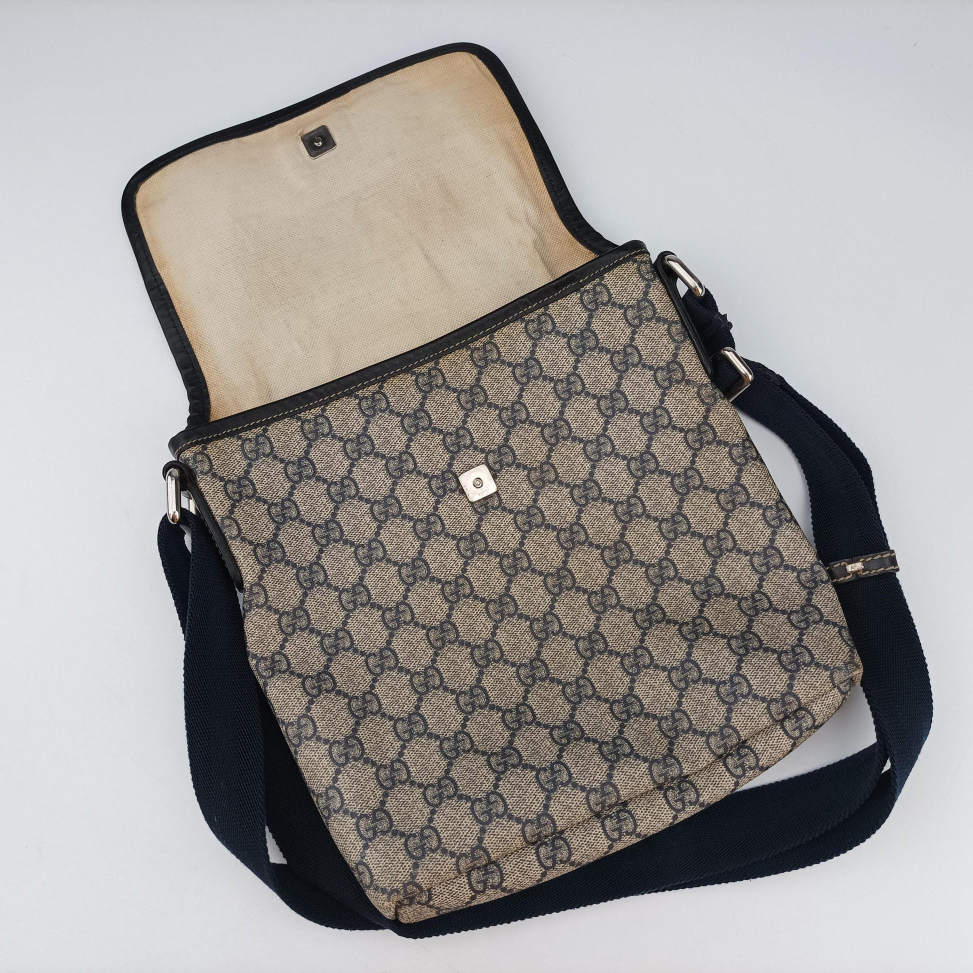 GG Plus GG Supreme beige×navy PVC coated canvas×Leather 223666 B011361882GGプラス GGスプリーム ベージュ×ネイビー PVCコーティングキャンバス×レザー 223666 B011361882
