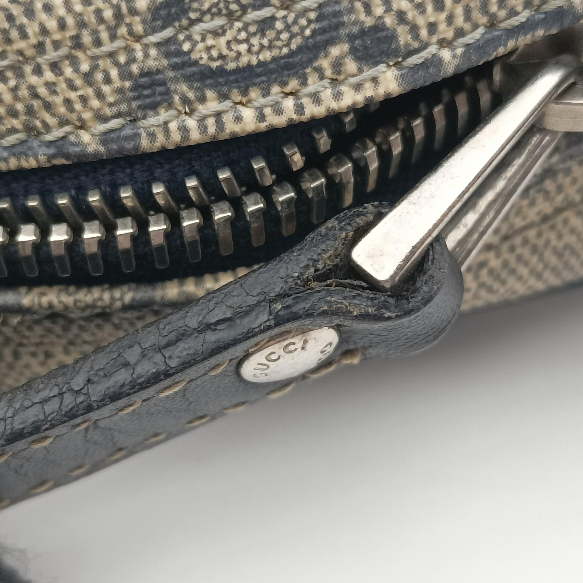 GG plus GG Supreme Briefcase Beige×Black PVC coated canvas 201480 C6526416GGプラス GGスプリーム ベージュ×ブラック PVCコーティングキャンバス 201480 C6526416