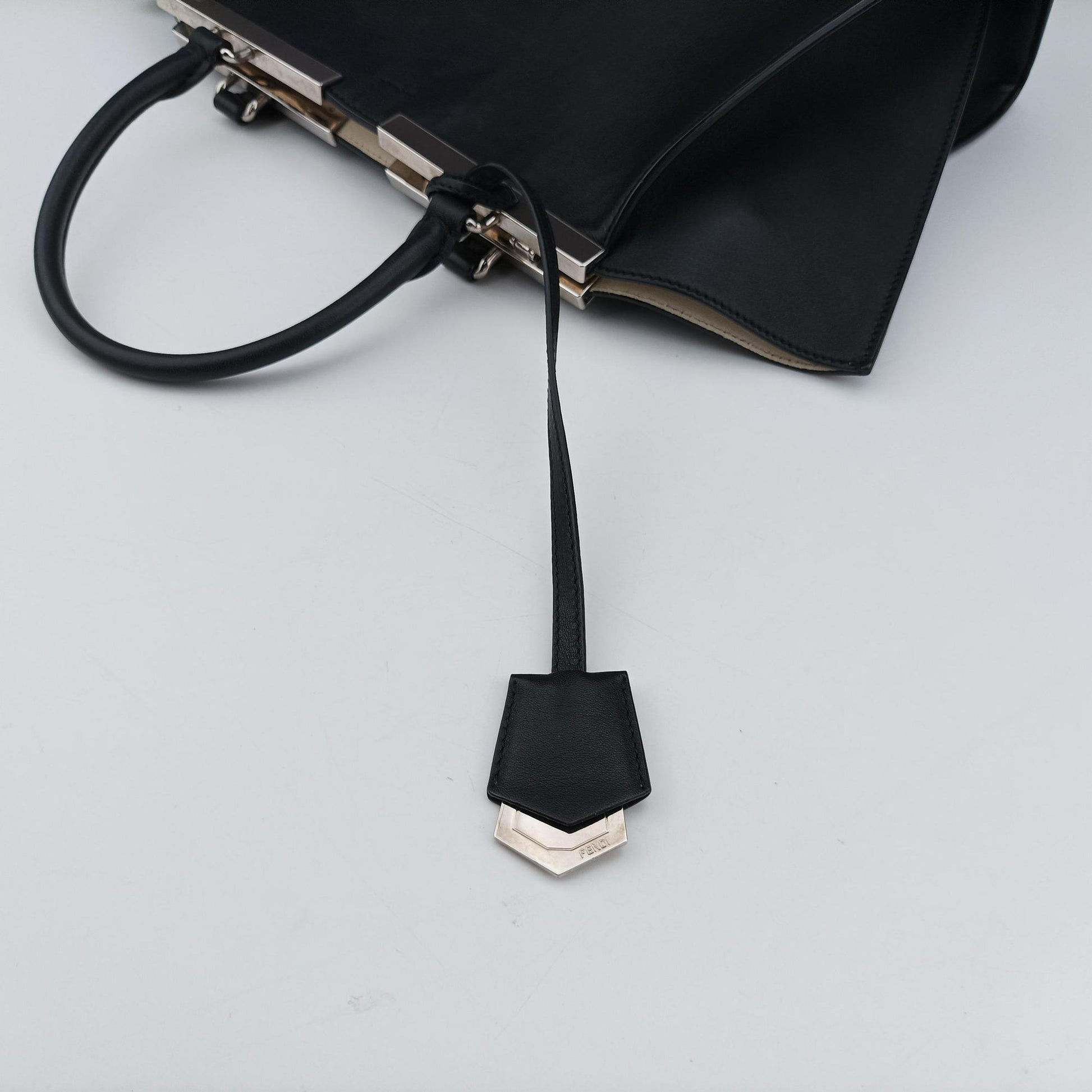 Troyage Trois Jours Black Leather 8BH279 8BH279-1A5 158-8762トロワジュール ブラック レザー 8BH279 8BH279-1A5 158-8762