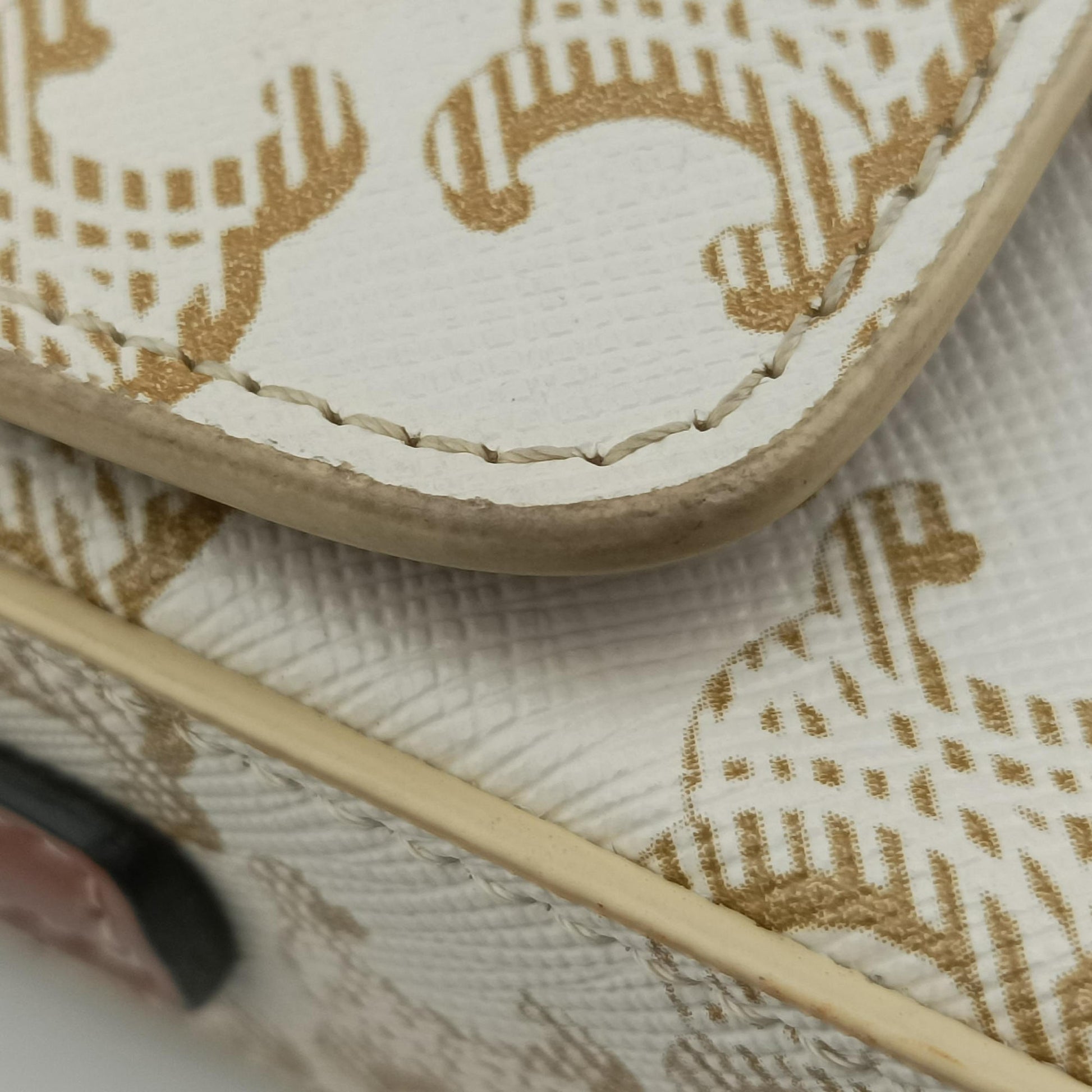 Claude Triomphe white x brown PVC coated canvas x Leather W-CU-2251クロード トリオンフ ホワイトxブラウン PVCコーティングキャンバスxレザー W-CU-2251