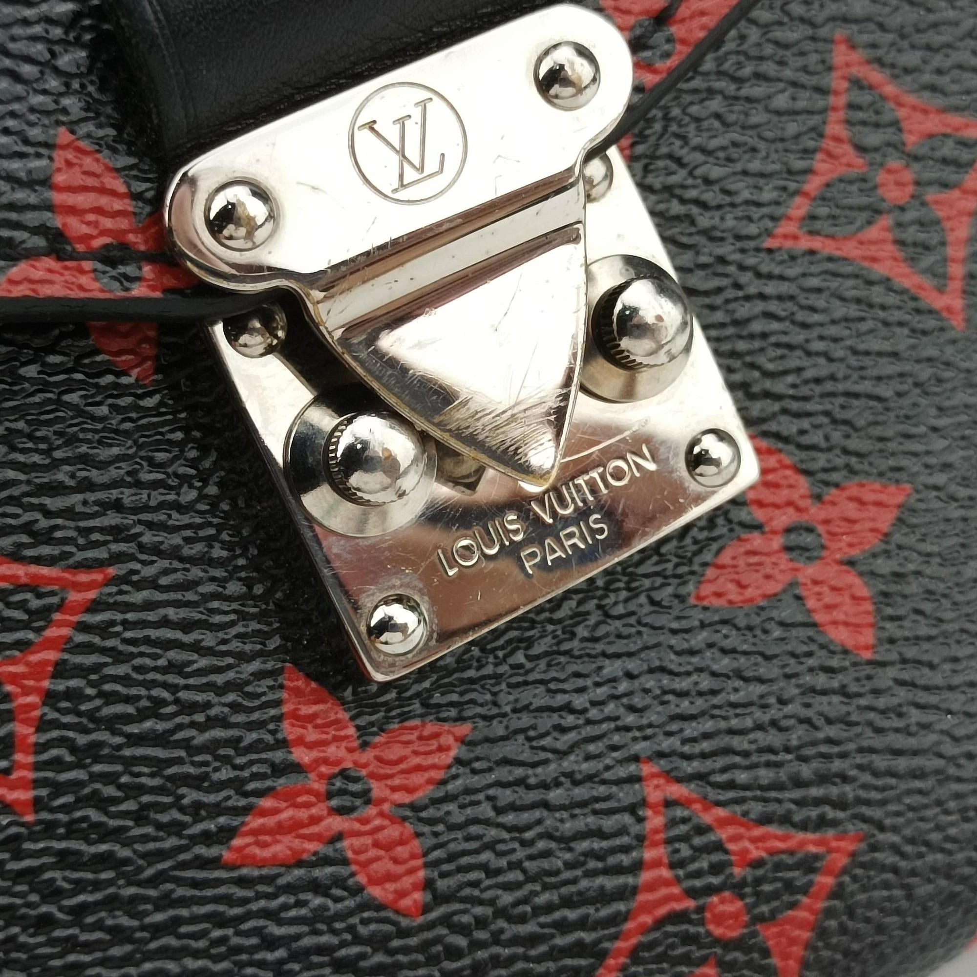Pochette Metis MM Noir×ROUGE Monogram Infrarouge M41462 DR4196ポシェット メティス MM ノワール×ルージュ モノグラム アンフラルージュ M41462 DR4196