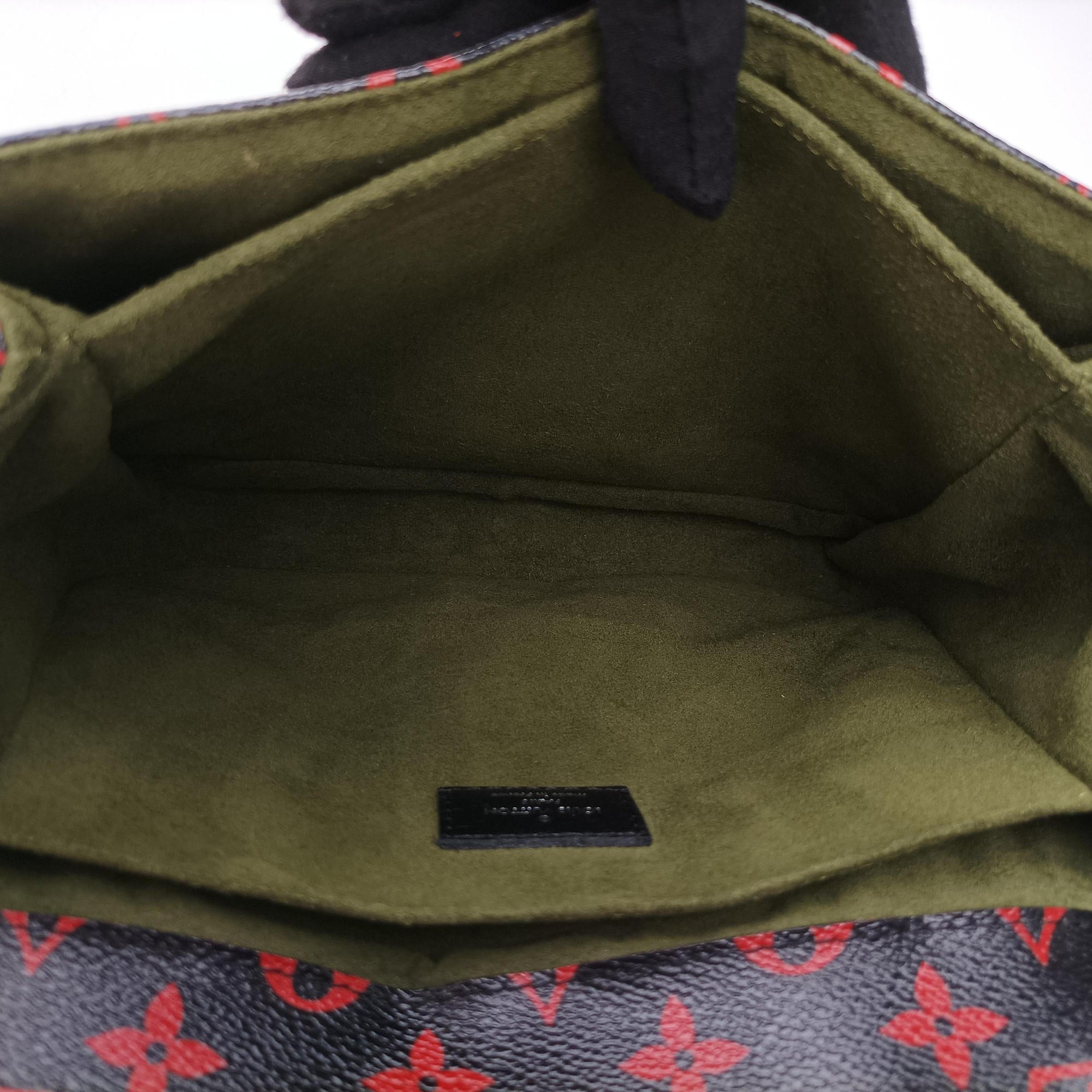 Pochette Metis MM Noir×ROUGE Monogram Infrarouge M41462 DR4196ポシェット メティス MM ノワール×ルージュ モノグラム アンフラルージュ M41462 DR4196