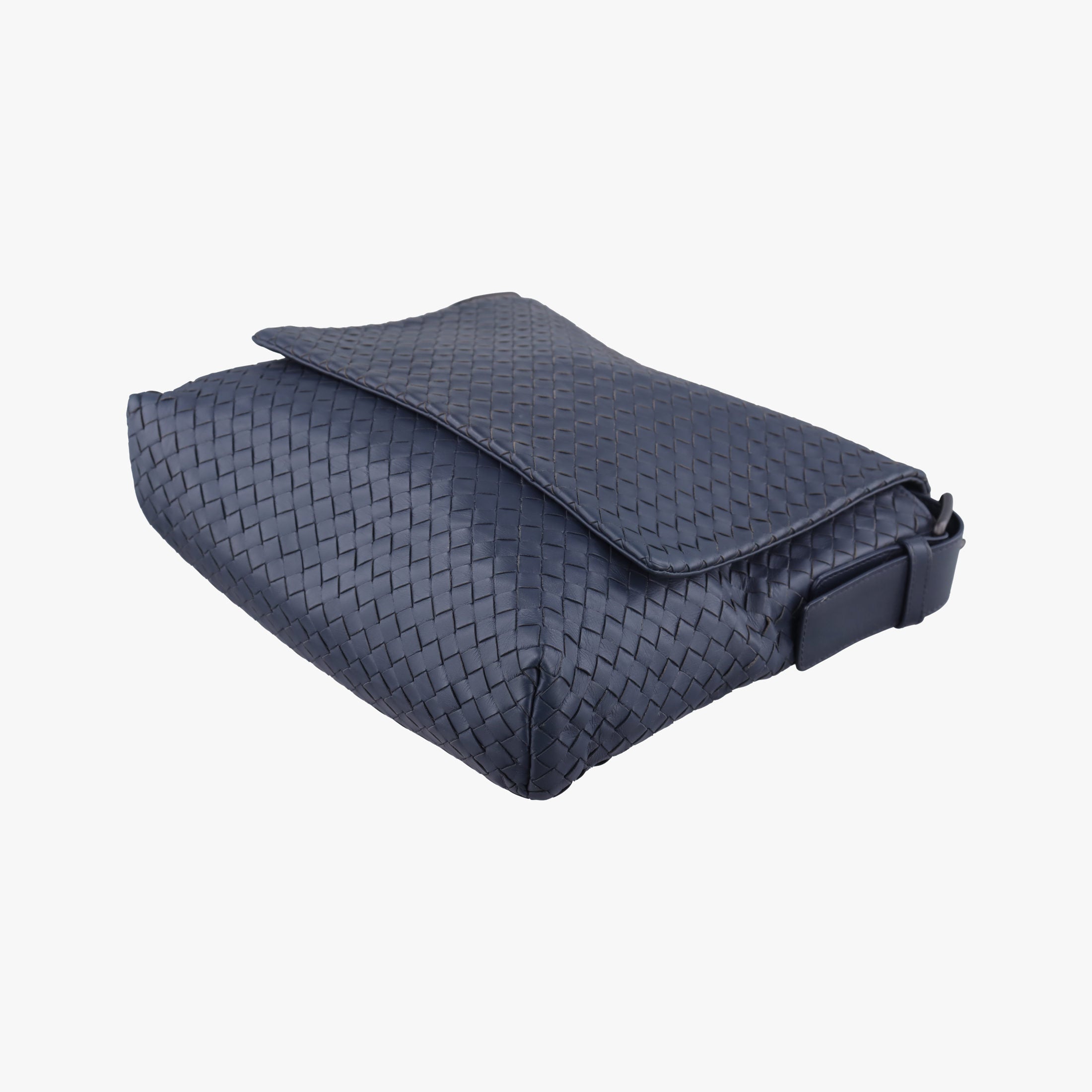 Intrecciato Navy lambskin B02834033Jイントレチャート ネイビー ラムスキン B02834033J