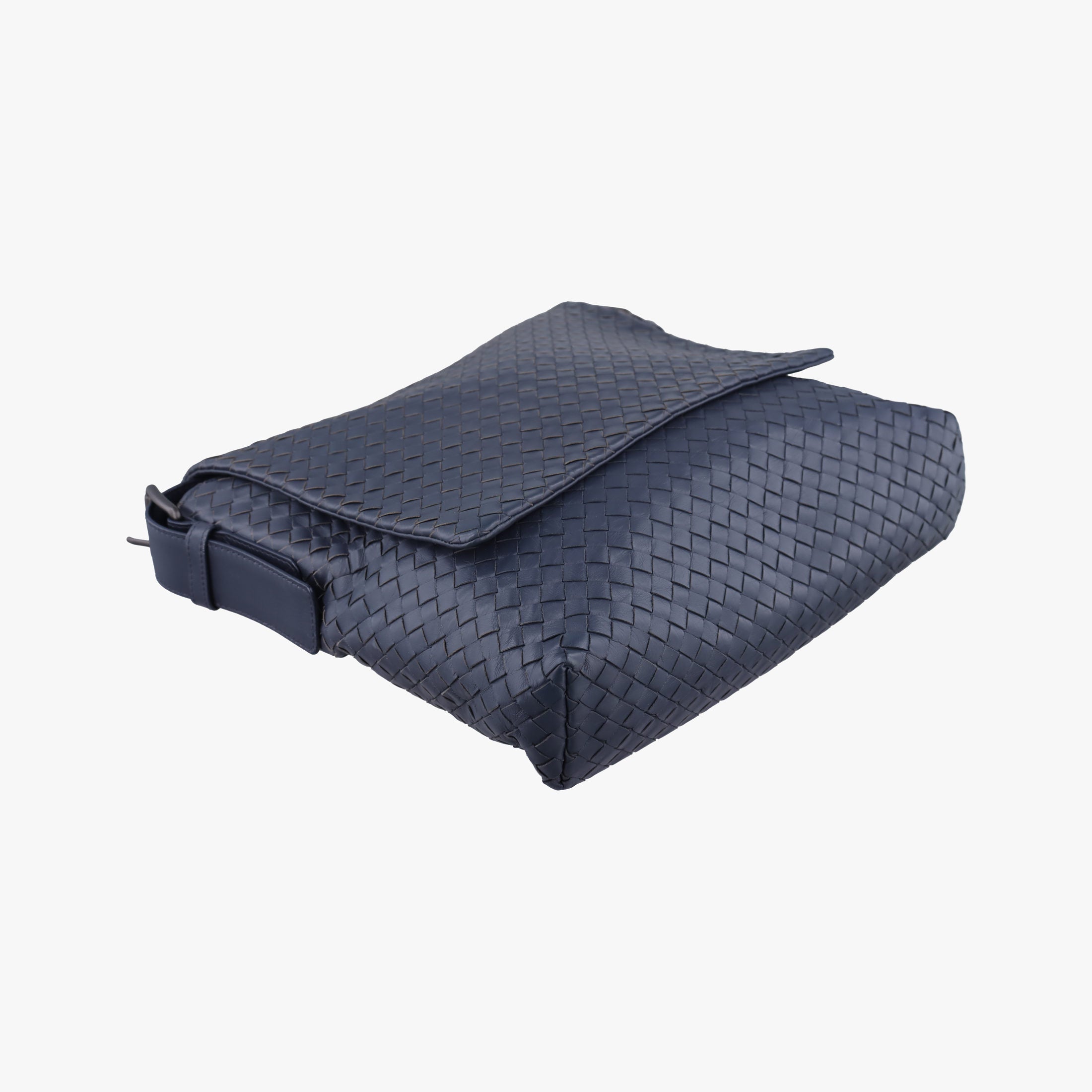 Intrecciato Navy lambskin B02834033Jイントレチャート ネイビー ラムスキン B02834033J