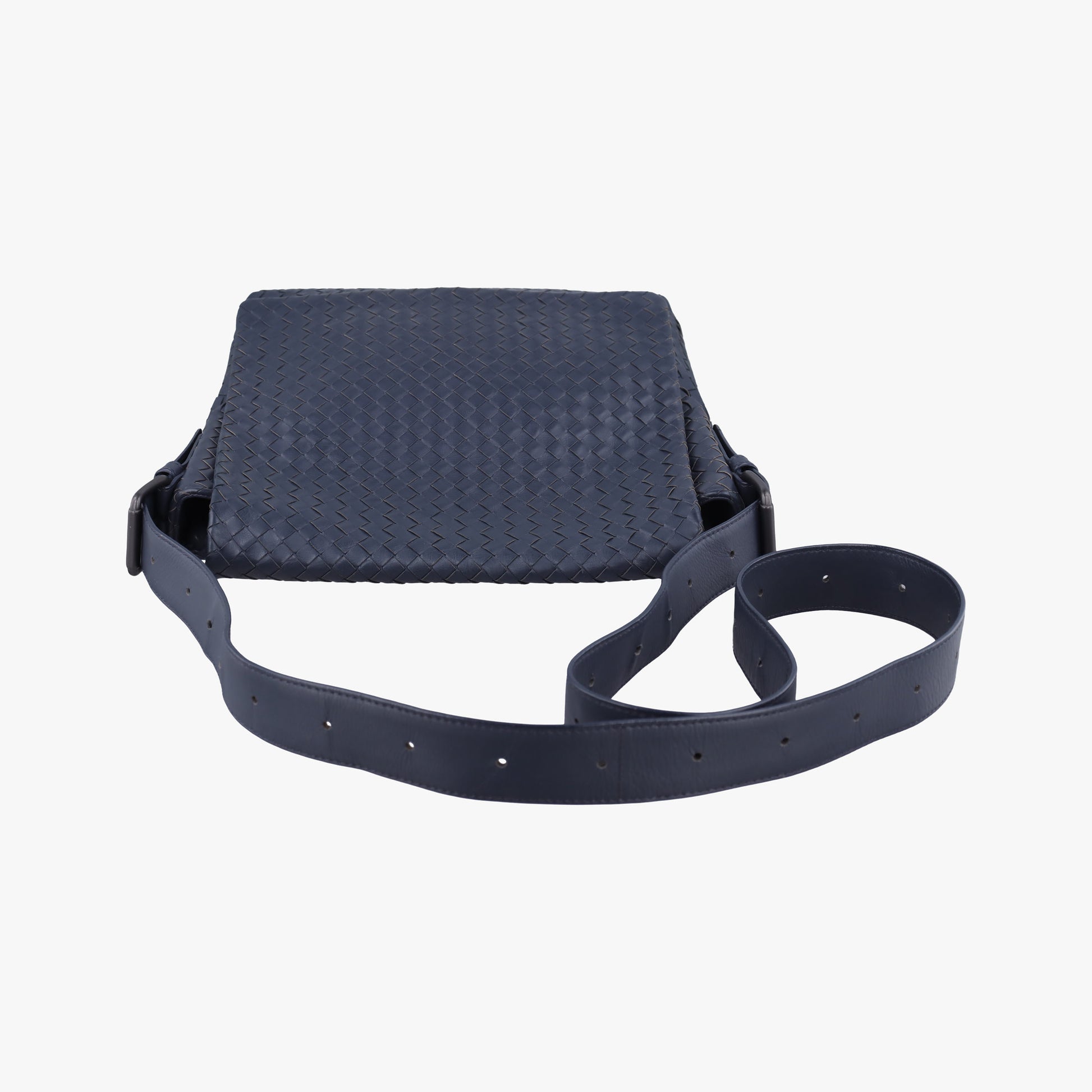 Intrecciato Navy lambskin B02834033Jイントレチャート ネイビー ラムスキン B02834033J