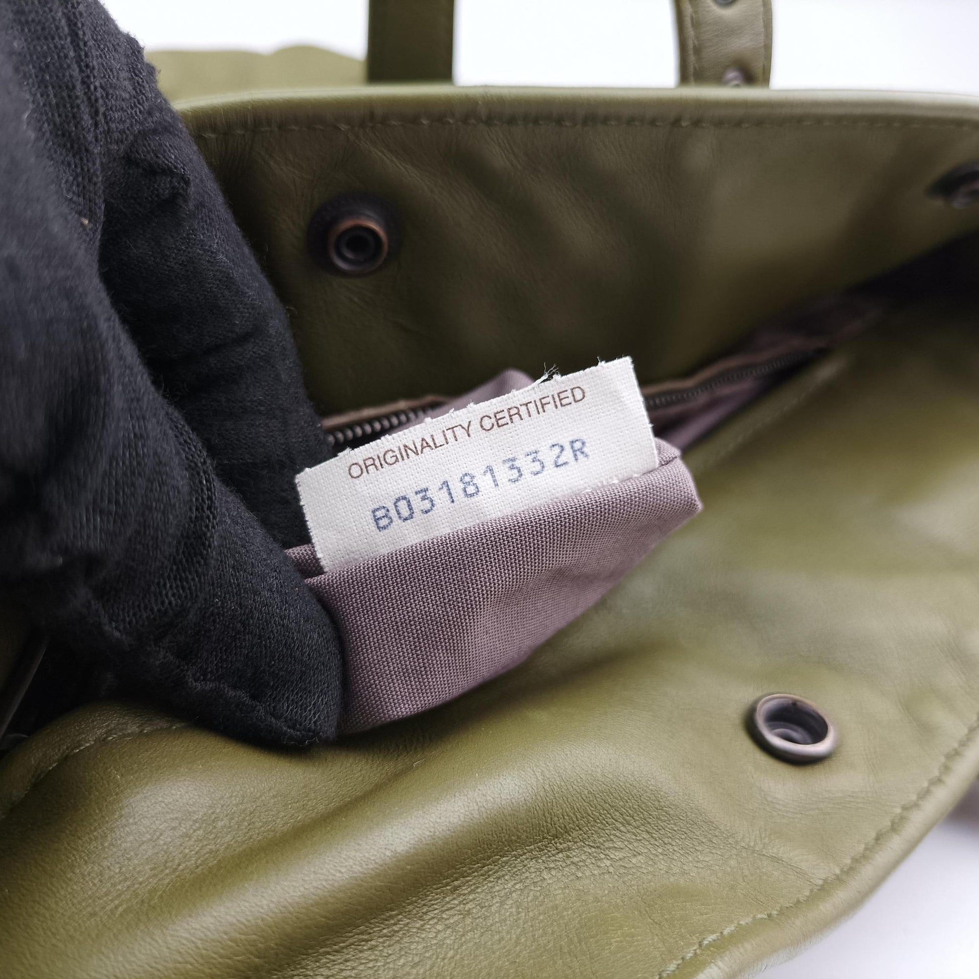 Intrecciato Shopper Acatl Green lambskin B03181332Rイントレチャート ショッパー アキャトル グリーン ラムスキン B03181332R