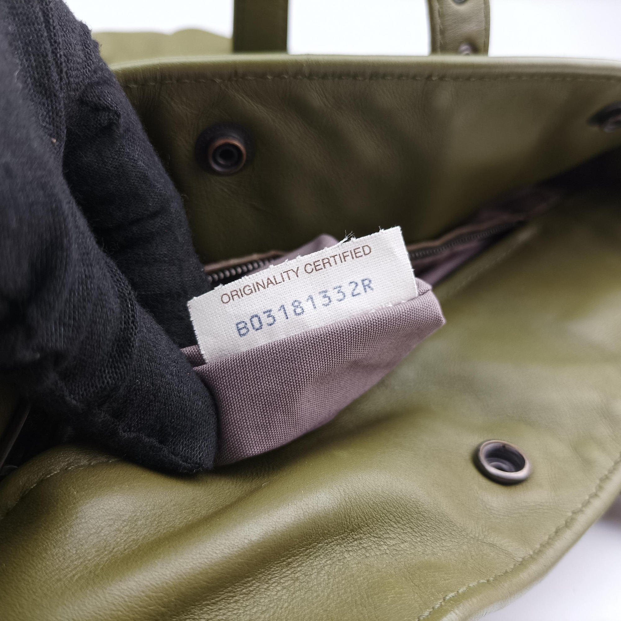 Intrecciato Shopper Acatl Green lambskin B03181332Rイントレチャート ショッパー アキャトル グリーン ラムスキン B03181332R