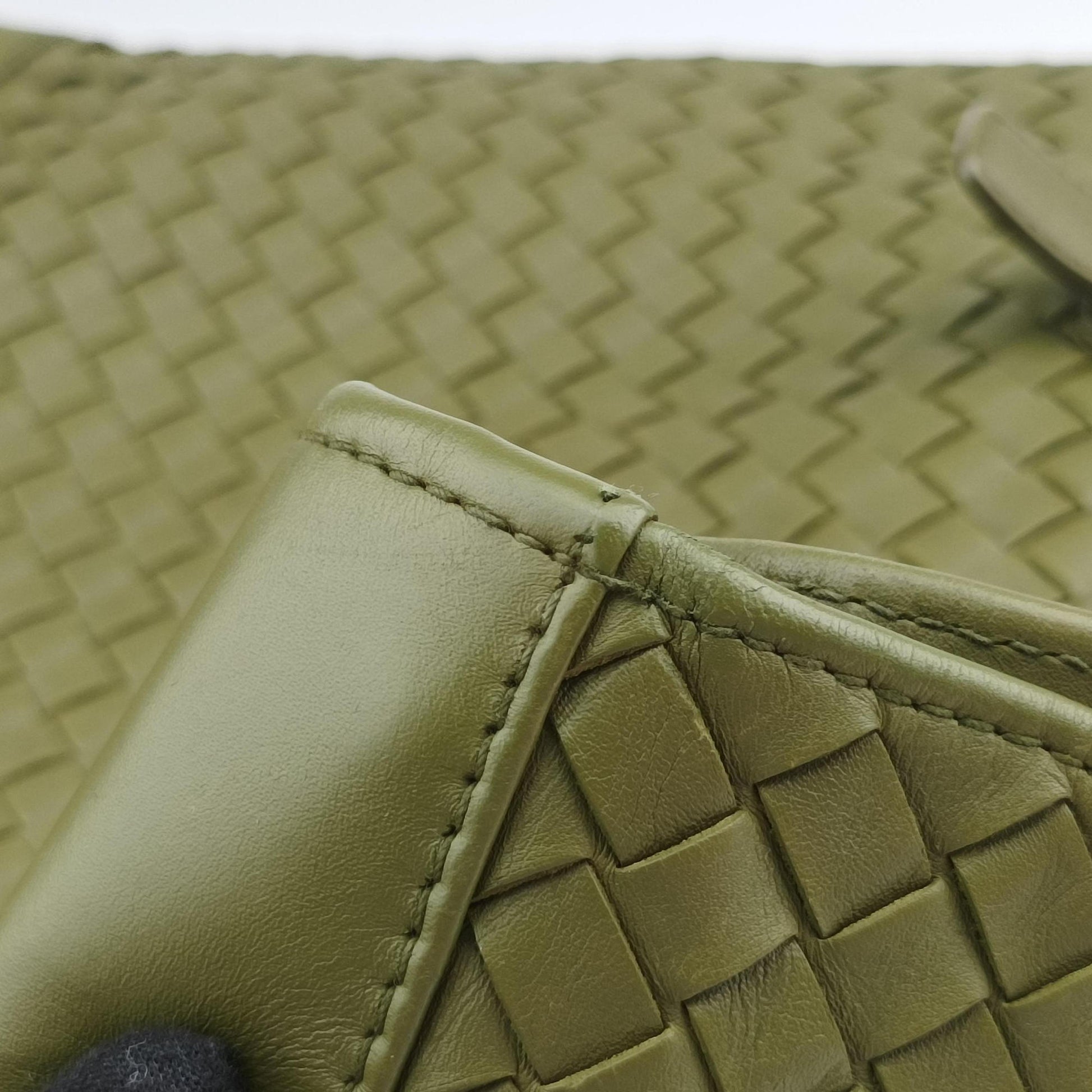 Intrecciato Shopper Acatl Green lambskin B03181332Rイントレチャート ショッパー アキャトル グリーン ラムスキン B03181332R
