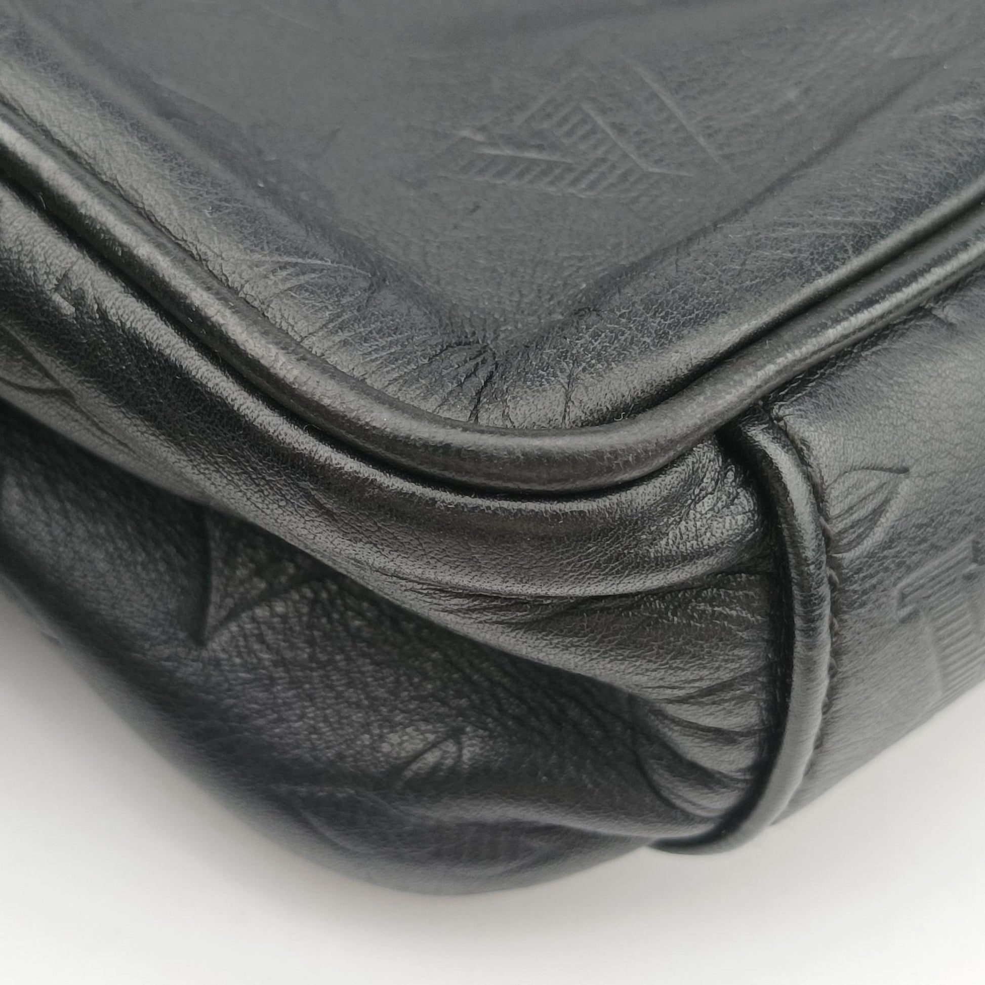 Danube PM Noir Monogram Shadow M43681 FO3118ダヌーヴ PM ノワール モノグラム シャドウ M43681 FO3118