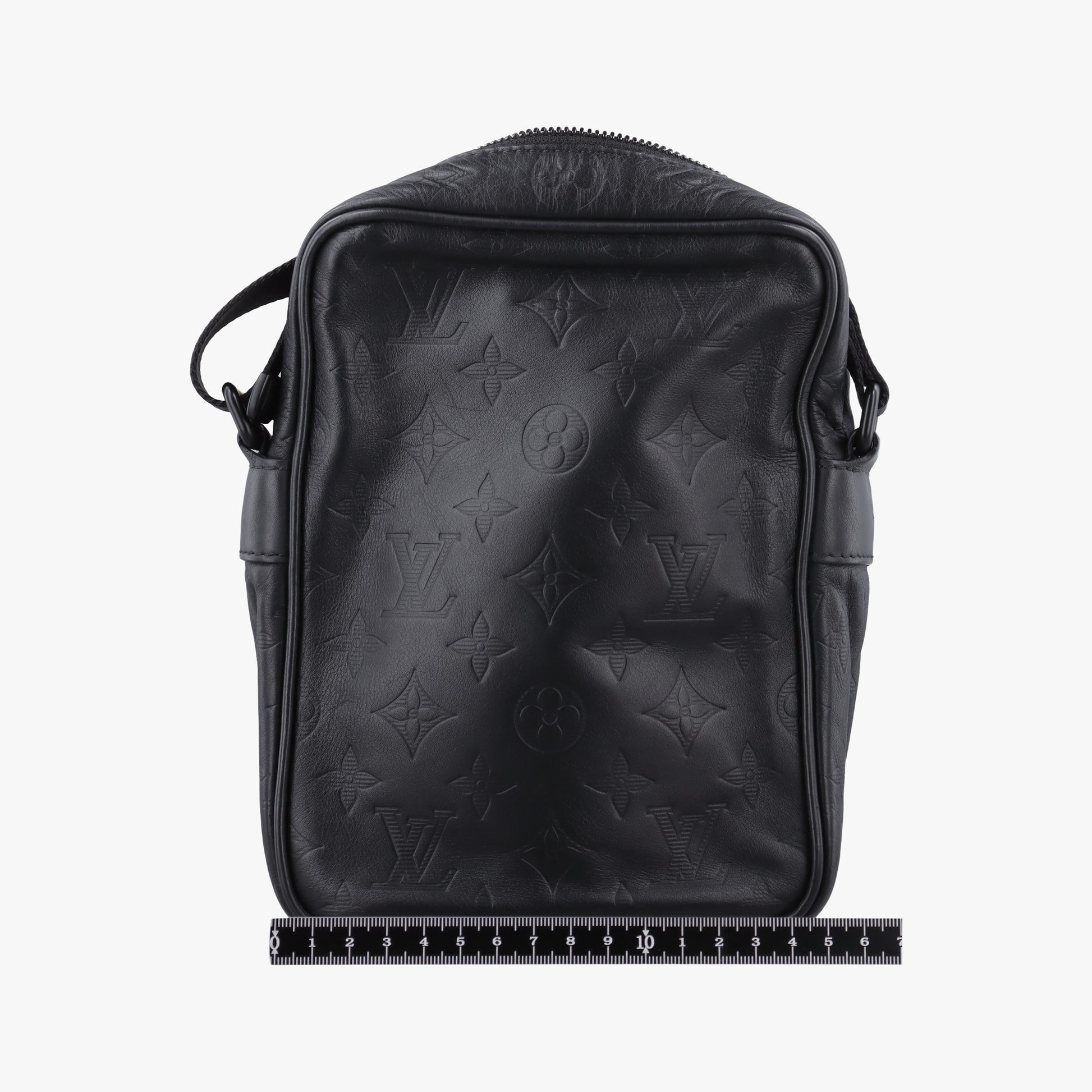 Danube PM Noir Monogram Shadow M43681 FO3118ダヌーヴ PM ノワール モノグラム シャドウ M43681 FO3118