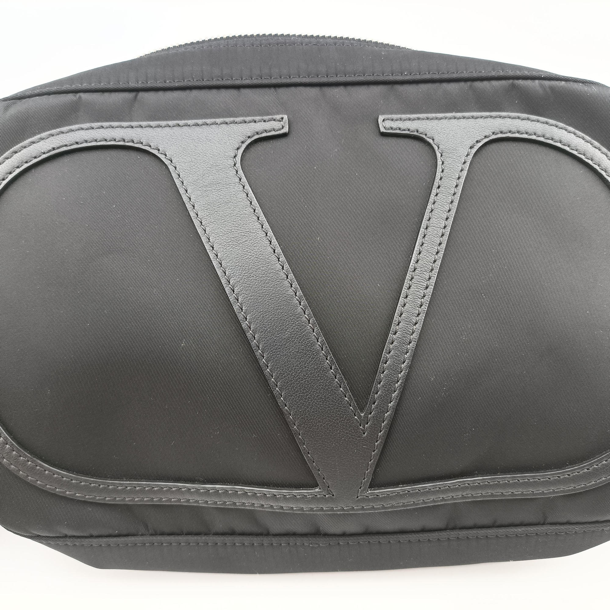 VLogo Black Nylon × Calfskin Leather Vロゴ ブラック ナイロン × カーフレザー 