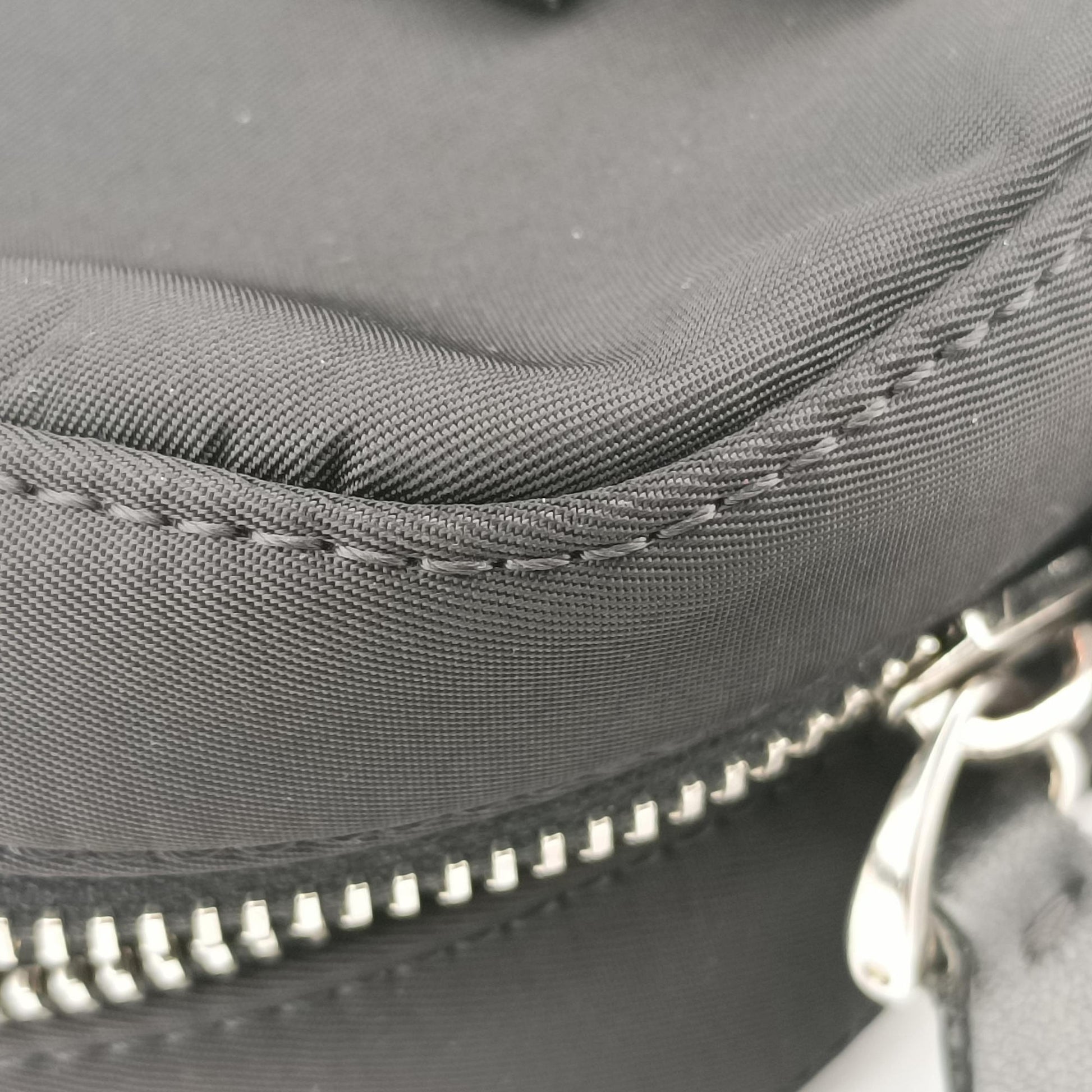 VLogo Black Nylon × Calfskin Leather Vロゴ ブラック ナイロン × カーフレザー 