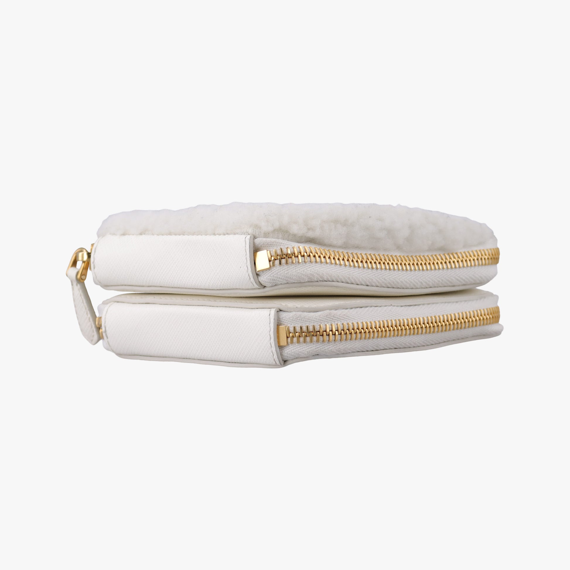 Triangle White Fur×SAFFIANO Leather 1NR015 62トライアングル ホワイト ファー×サフィアーノレザー 1NR015 62