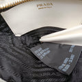 Triangle White Fur×SAFFIANO Leather 1NR015 62トライアングル ホワイト ファー×サフィアーノレザー 1NR015 62