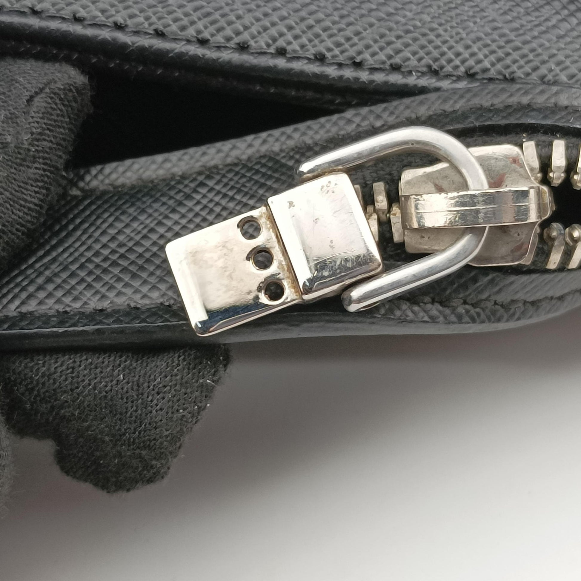 Triangle Logo Plate Black Saffiano Leather 31/X 173三角 ロゴ プレート ブラック サフィアーノレザー 31/X 173
