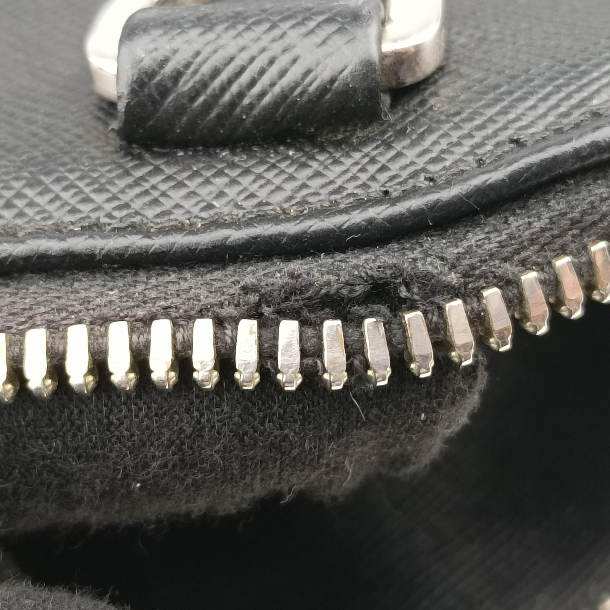 Triangle Logo Plate Black Saffiano Leather 31/X 173三角 ロゴ プレート ブラック サフィアーノレザー 31/X 173