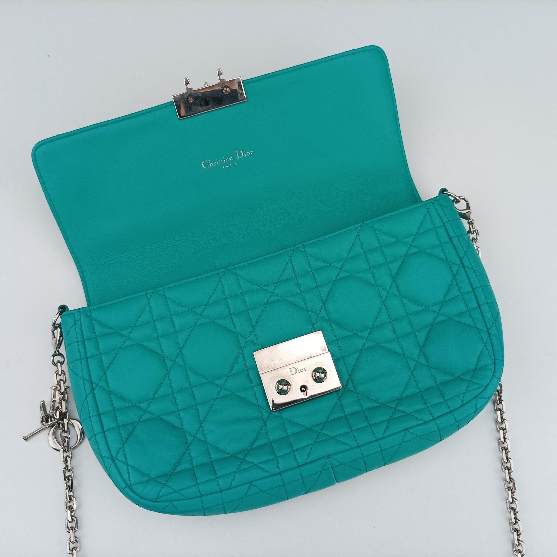 Miss Dior Canage New Lock Blue lambskin 12-MA-0114ミスディオール カナージュ ニューロック ブルー ラムスキン 12-MA-0114