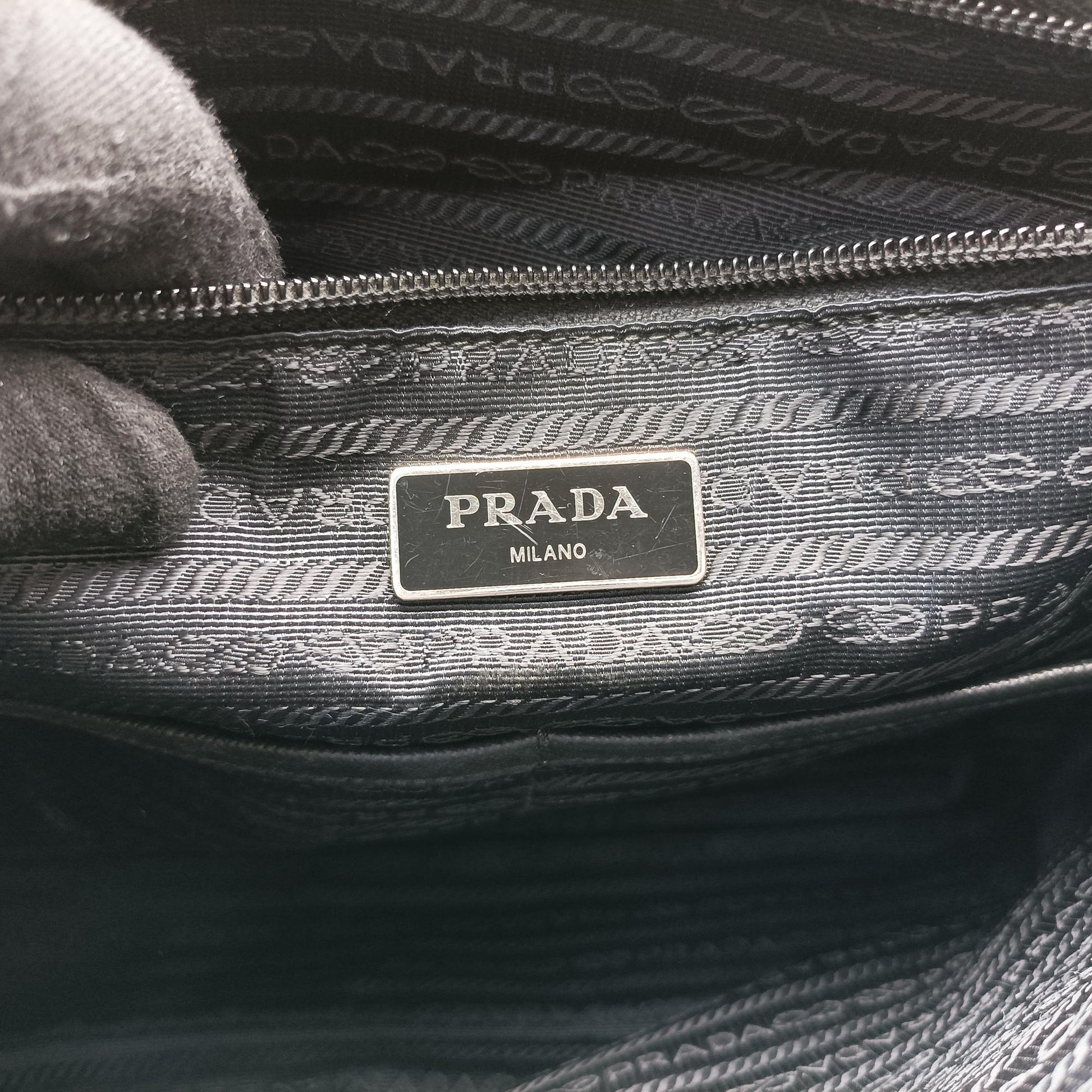 Vela Messenger Bag Black Nylon V166 204ヴェラ メッセンジャーバッグ ブラック ナイロン V166 204
