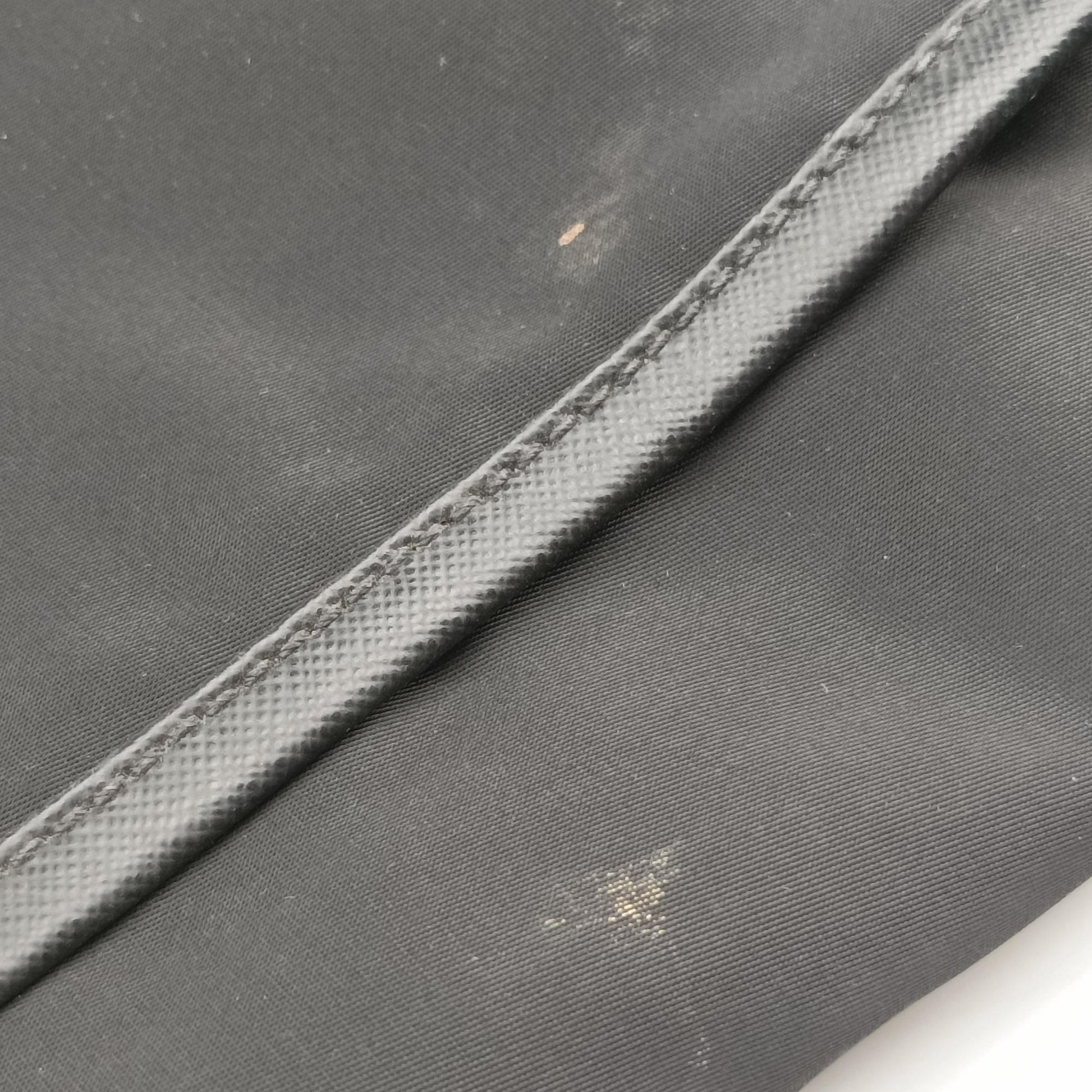 Vela Messenger Bag Black Nylon V166 204ヴェラ メッセンジャーバッグ ブラック ナイロン V166 204