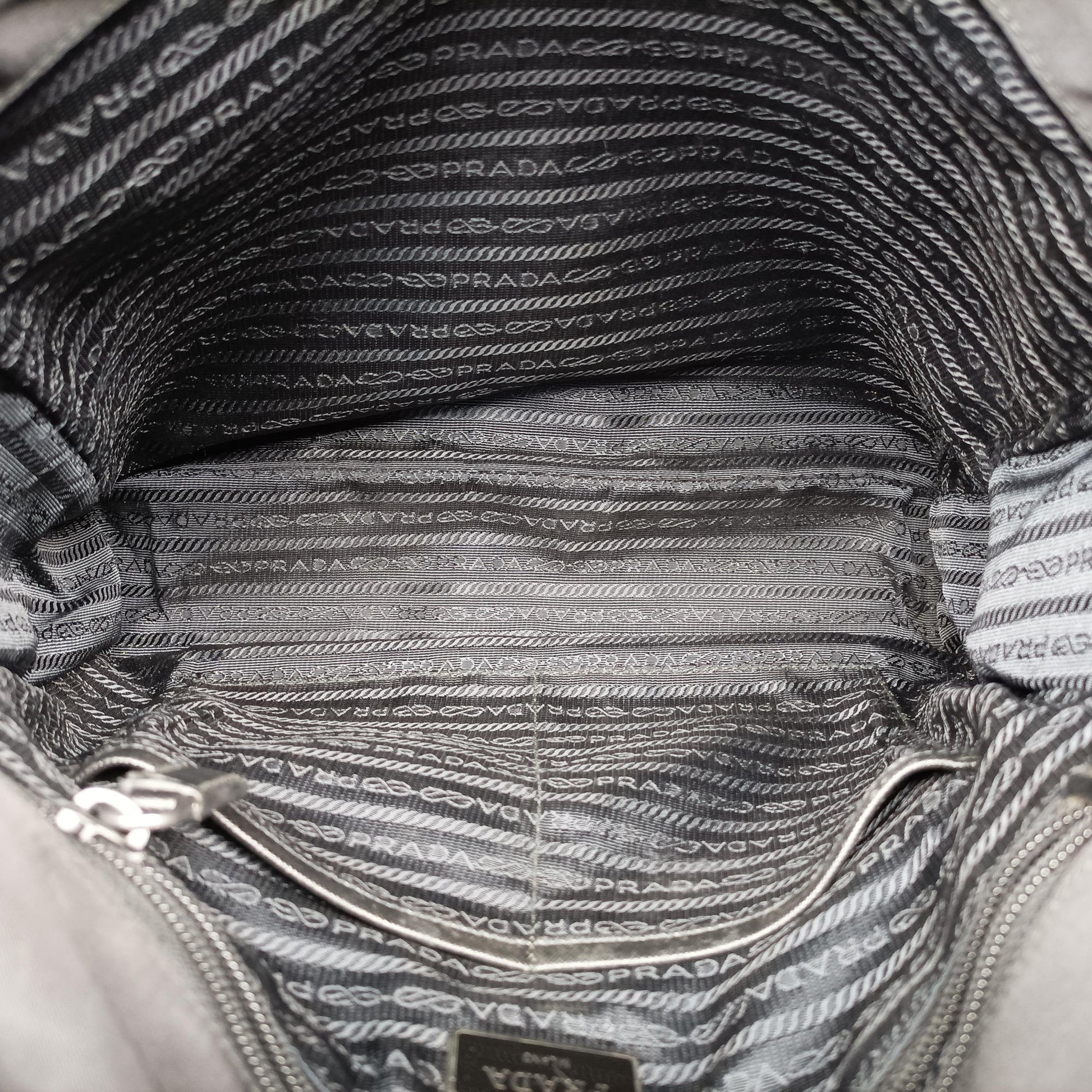 Vela Messenger Bag Black Nylon V166 204ヴェラ メッセンジャーバッグ ブラック ナイロン V166 204