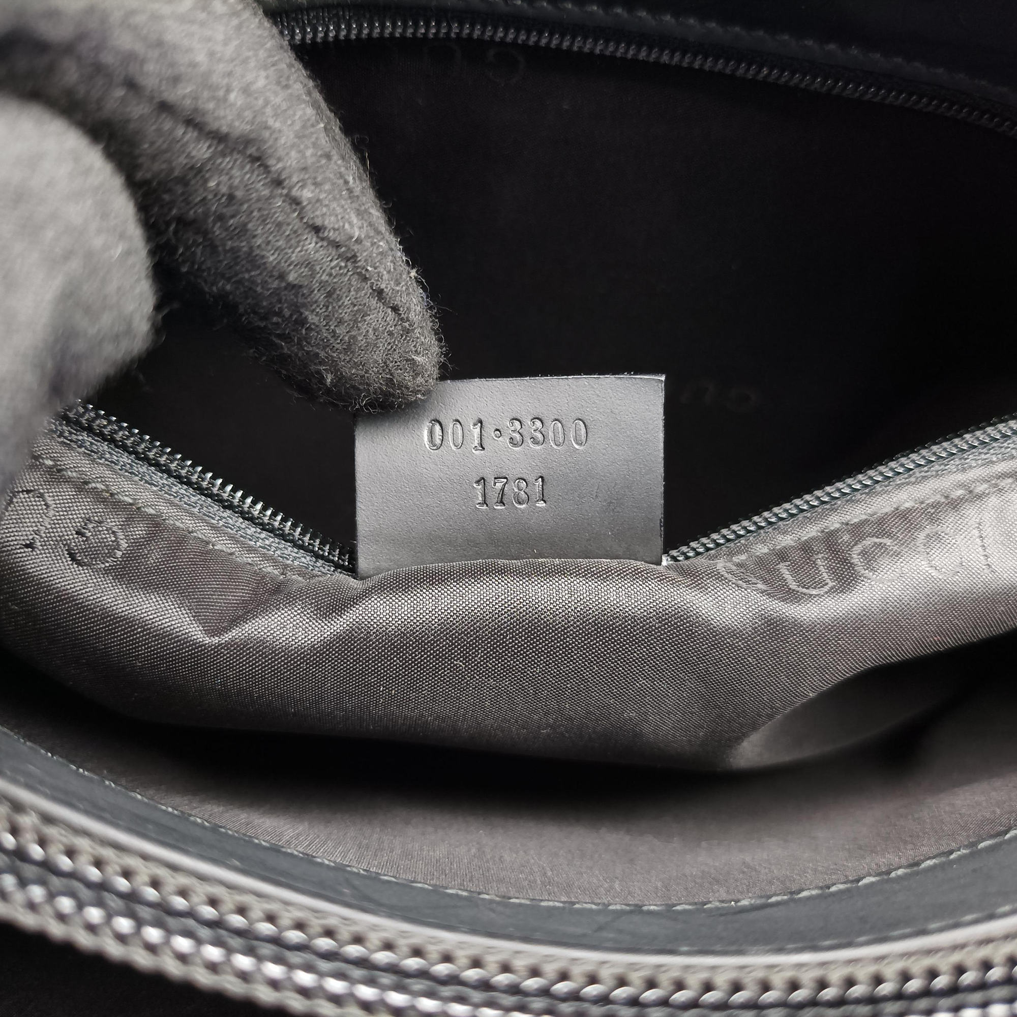Minimalist Hobo Black leather 001.3300 1781ミニマリスト ホーボー ブラック レザー 001.3300 1781