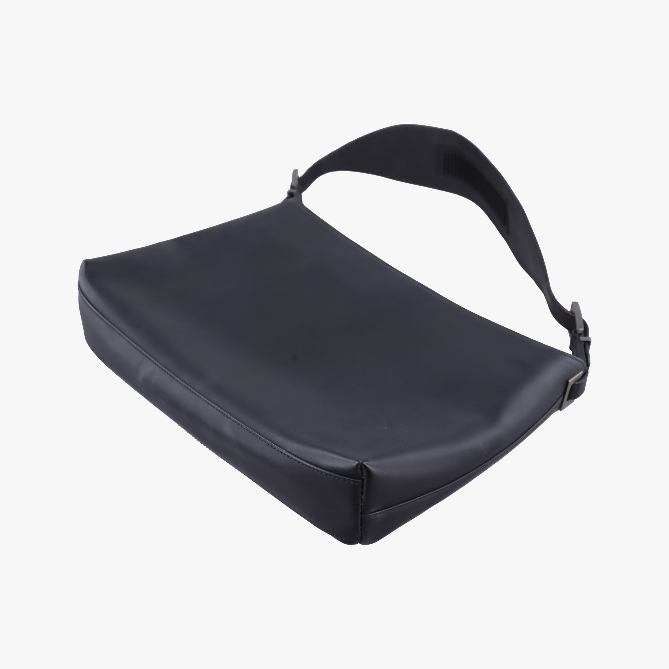 Minimalist Hobo Black leather 001.3300 1781ミニマリスト ホーボー ブラック レザー 001.3300 1781