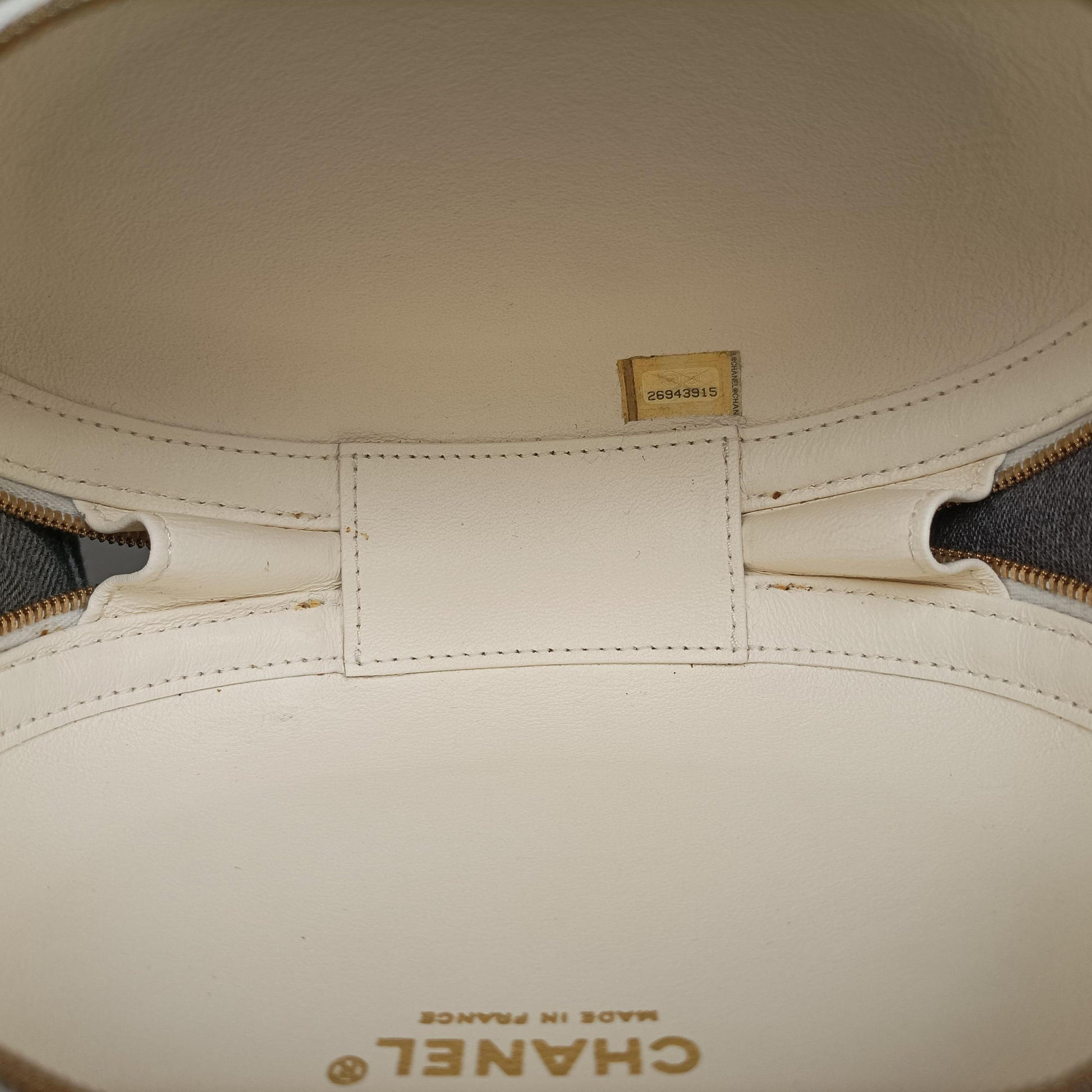 LA PAUSA Shiny Chevron Oval Tassel White Leather AS0204 26943915ラパウザ Vステッチ フリンジ ホワイト レザー AS0204 26943915