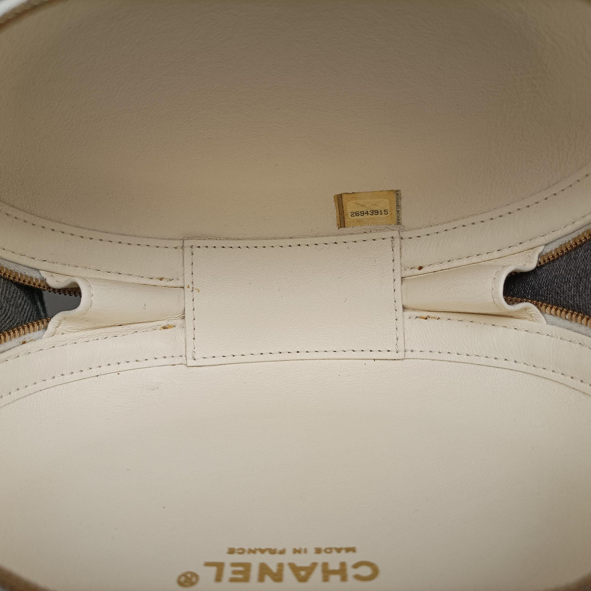 LA PAUSA Shiny Chevron Oval Tassel White Leather AS0204 26943915ラパウザ Vステッチ フリンジ ホワイト レザー AS0204 26943915
