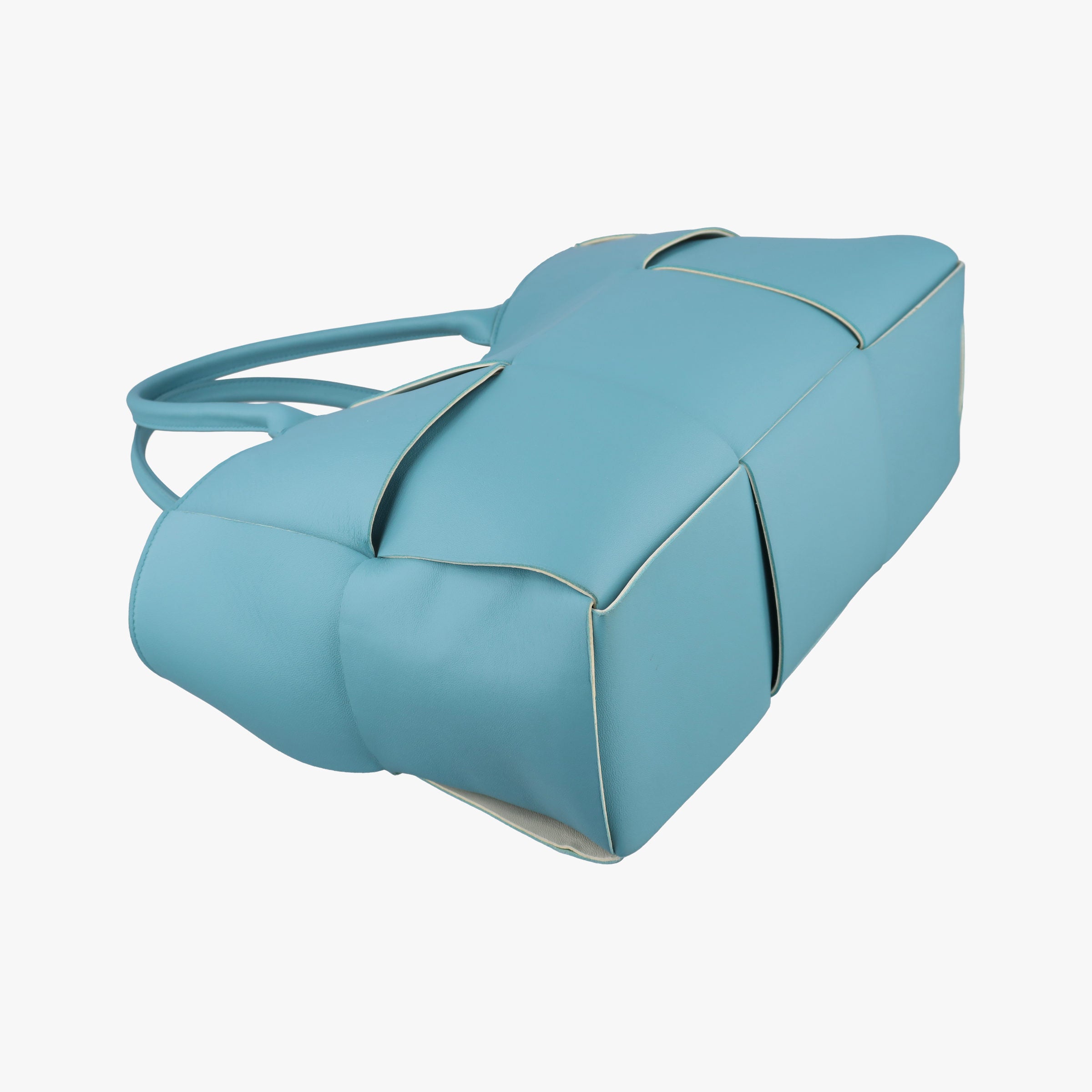 THE ARCO Tote Blue lambskin B09060949Eミディアム ザ アルコ トート ブルー ラムスキン B09060949E