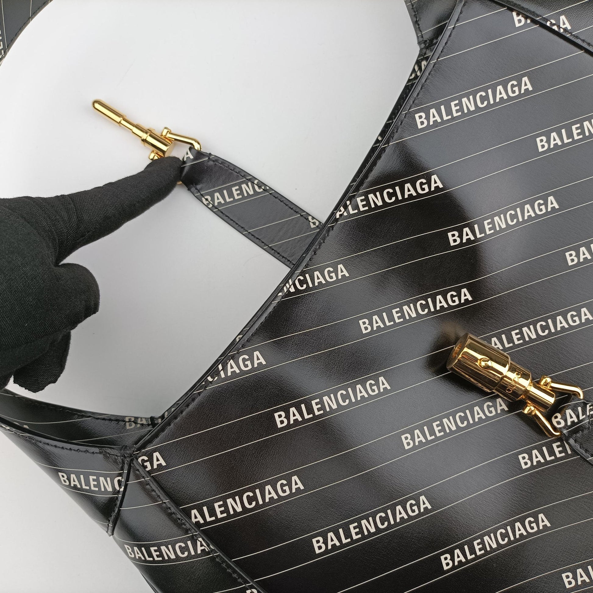 Gucci x Balenciaga The Hacker Project Jackie 1961 Black Leather 636712 B036488035グッチ × バレンシアガ ザ ハッカー プロジェクト ジャッキー 1961  ブラック レザー 636712 B036488035