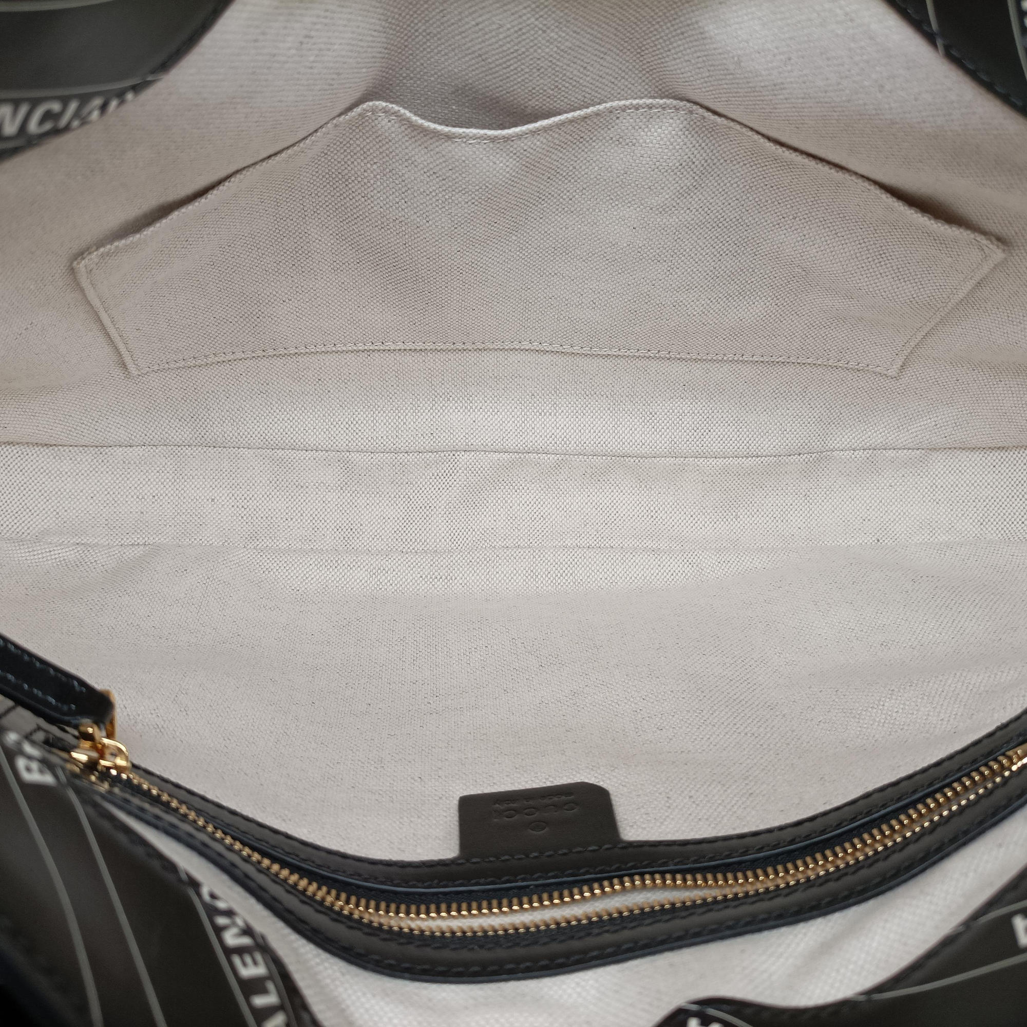 Gucci x Balenciaga The Hacker Project Jackie 1961 Black Leather 636712 B036488035グッチ × バレンシアガ ザ ハッカー プロジェクト ジャッキー 1961  ブラック レザー 636712 B036488035