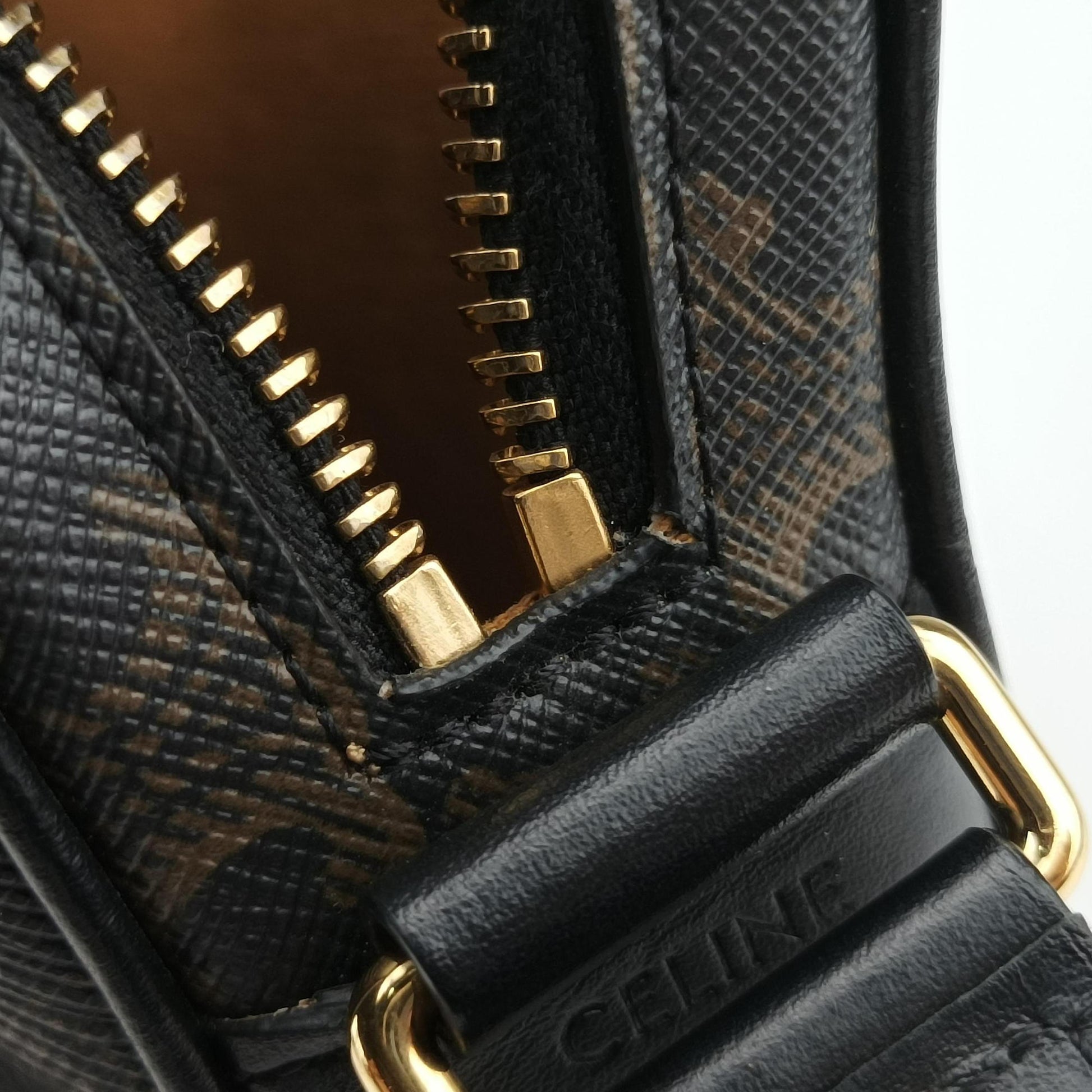 Medium Triomphe Messenger Brown PVC coated canvas F-CU-2271ミディアム トリオンフ メッセンジャー ブラウン PVCコーティングキャンバス F-CU-2271