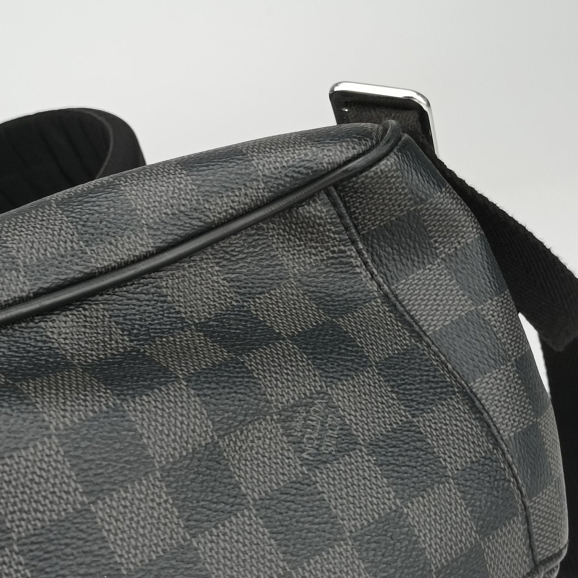 Josh Noir Damier Graphite N41473 TJ4126ジョッシュ ノワール ダミエグラフィット N41473 TJ4126