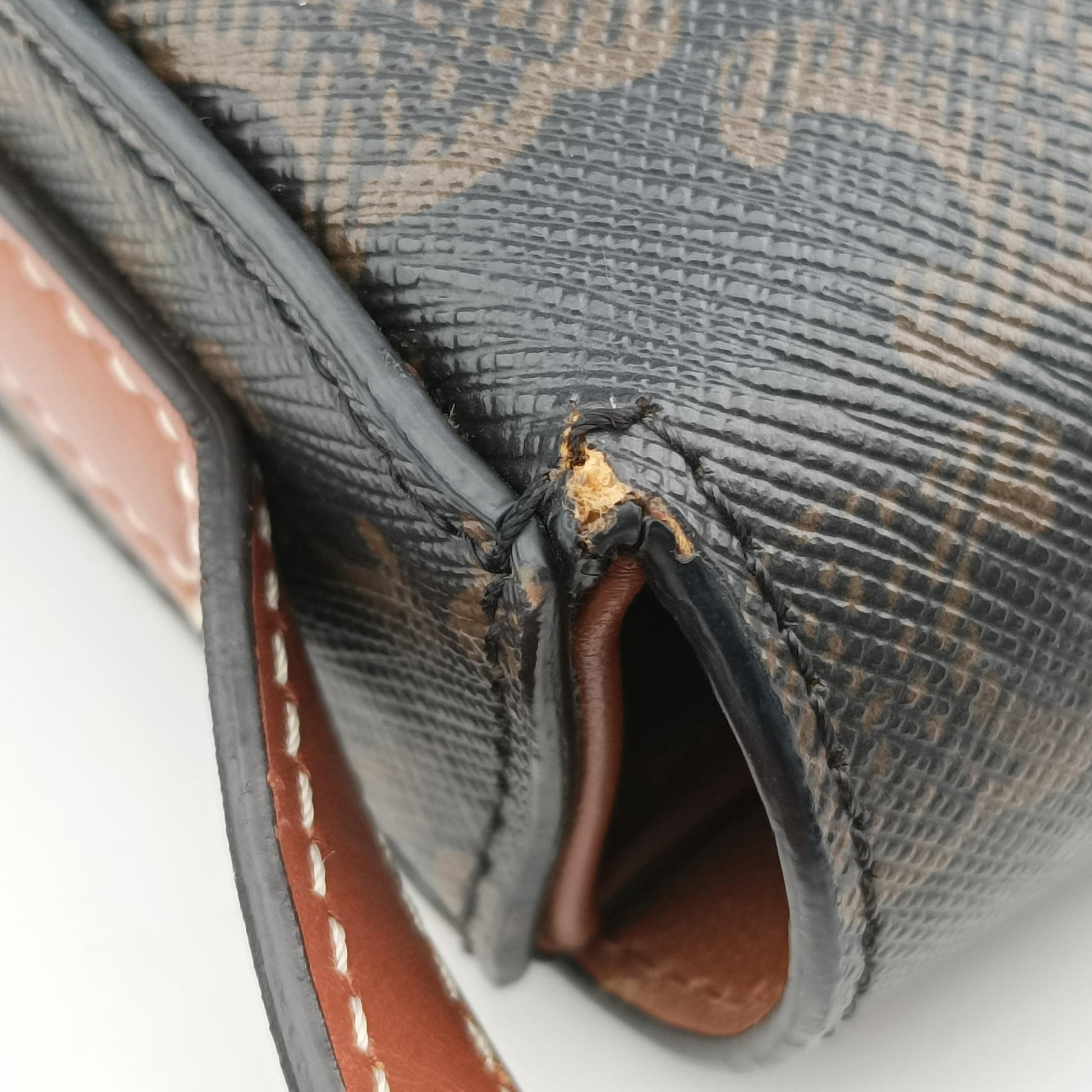 TRIOMPHE Brown PVC coated canvas U-CE-0271トリオンフ ブラウン PVCコーティングキャンバス U-CE-0271