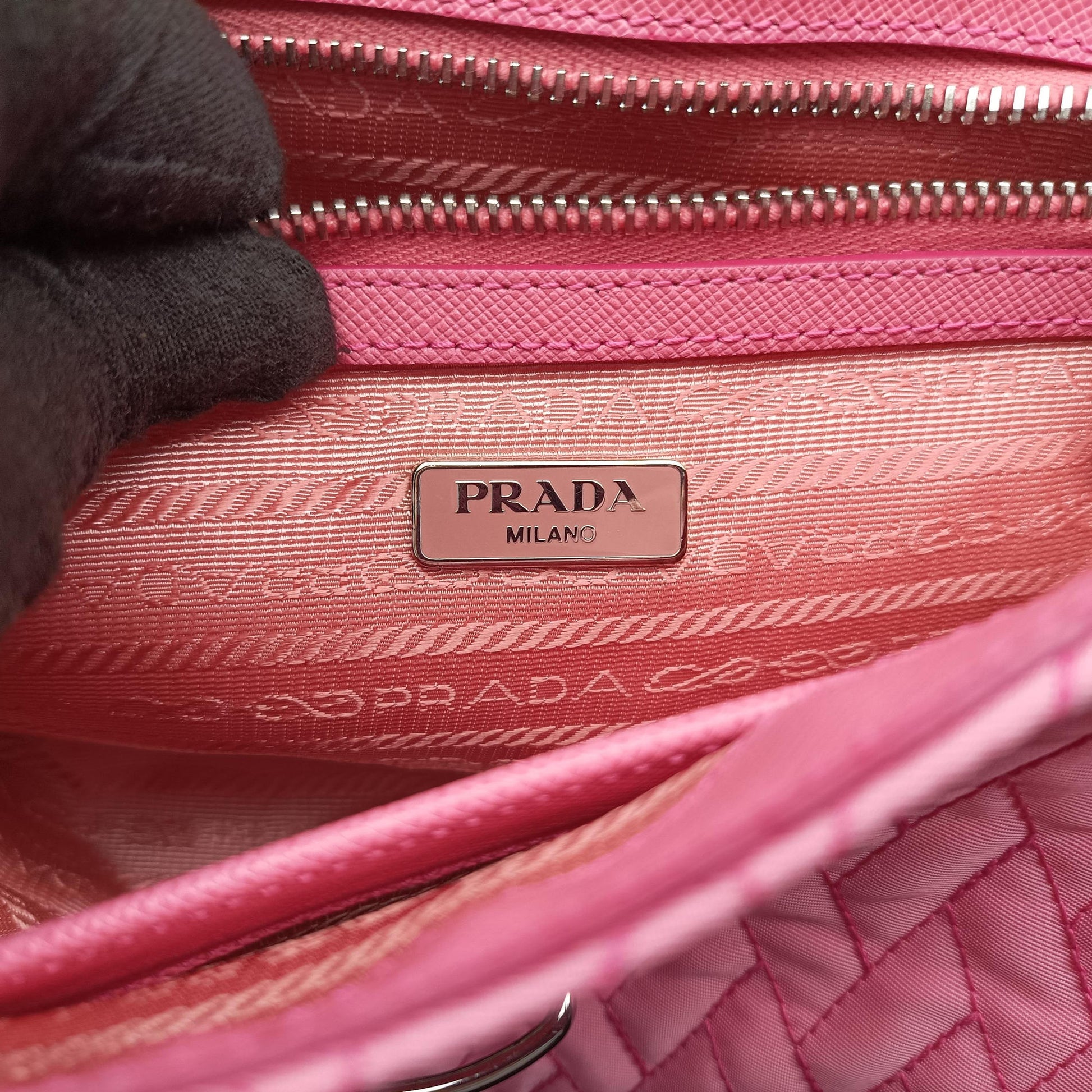 Tessuto Impunture Push Lock Opale nylon 1BD038 194テスート インプントゥーレ プッシュロック オパーレ ナイロン 1BD038 194