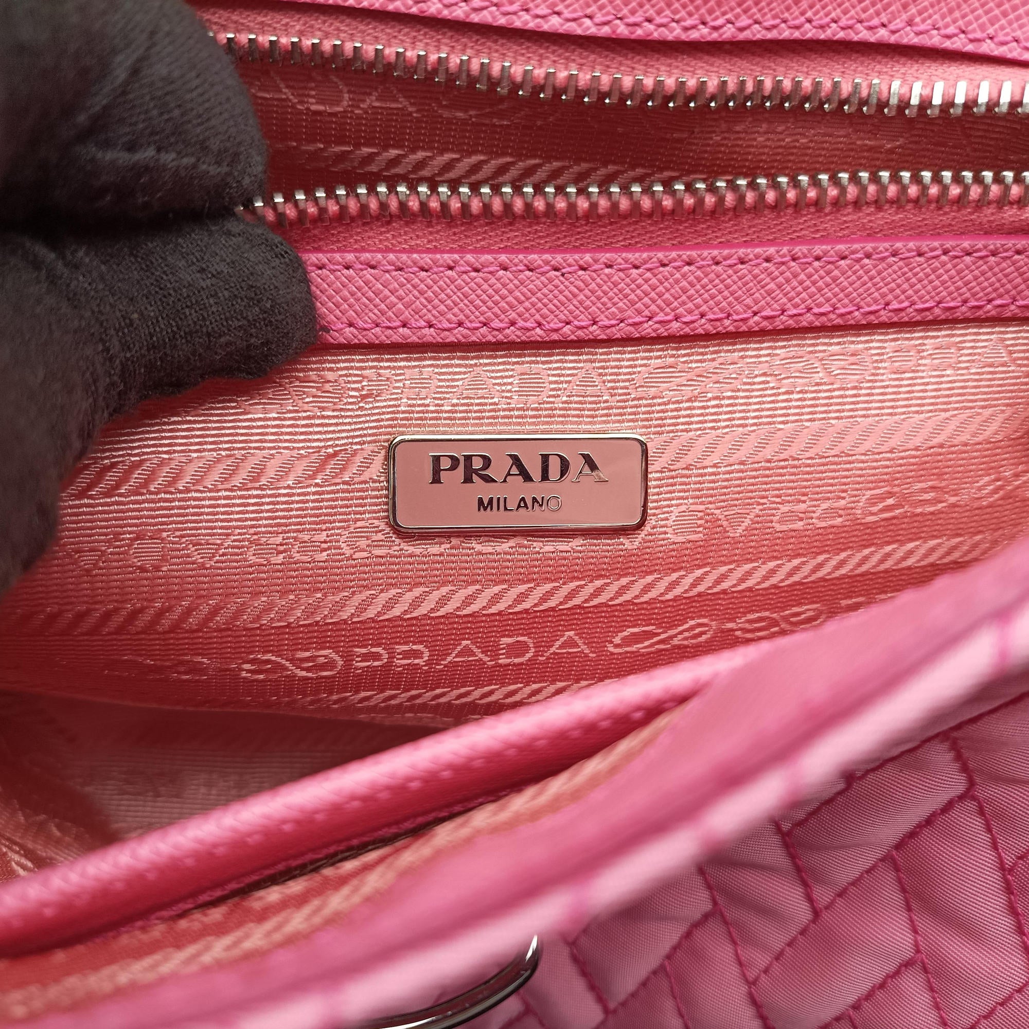 Tessuto Impunture Push Lock Opale nylon 1BD038 194テスート インプントゥーレ プッシュロック オパーレ ナイロン 1BD038 194