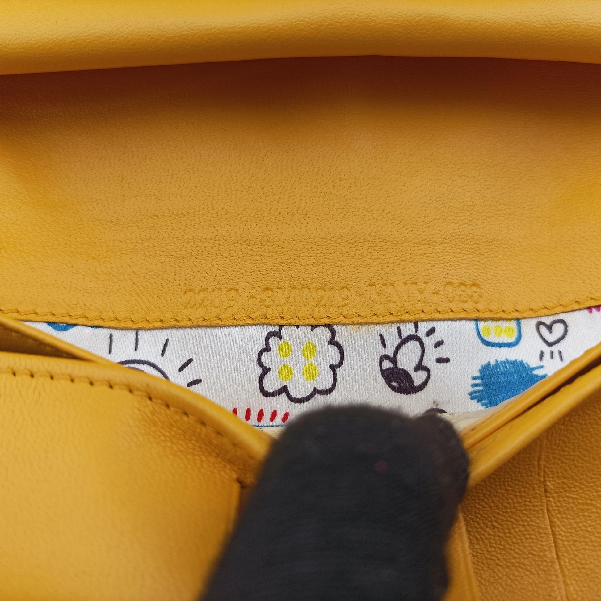 Embossed Logo Yellow lambskin 3M9219 2289-8BM0219-YMY-088エンボス ロゴ イエロー ラムスキン 3M9219 2289-8BM0219-YMY-088