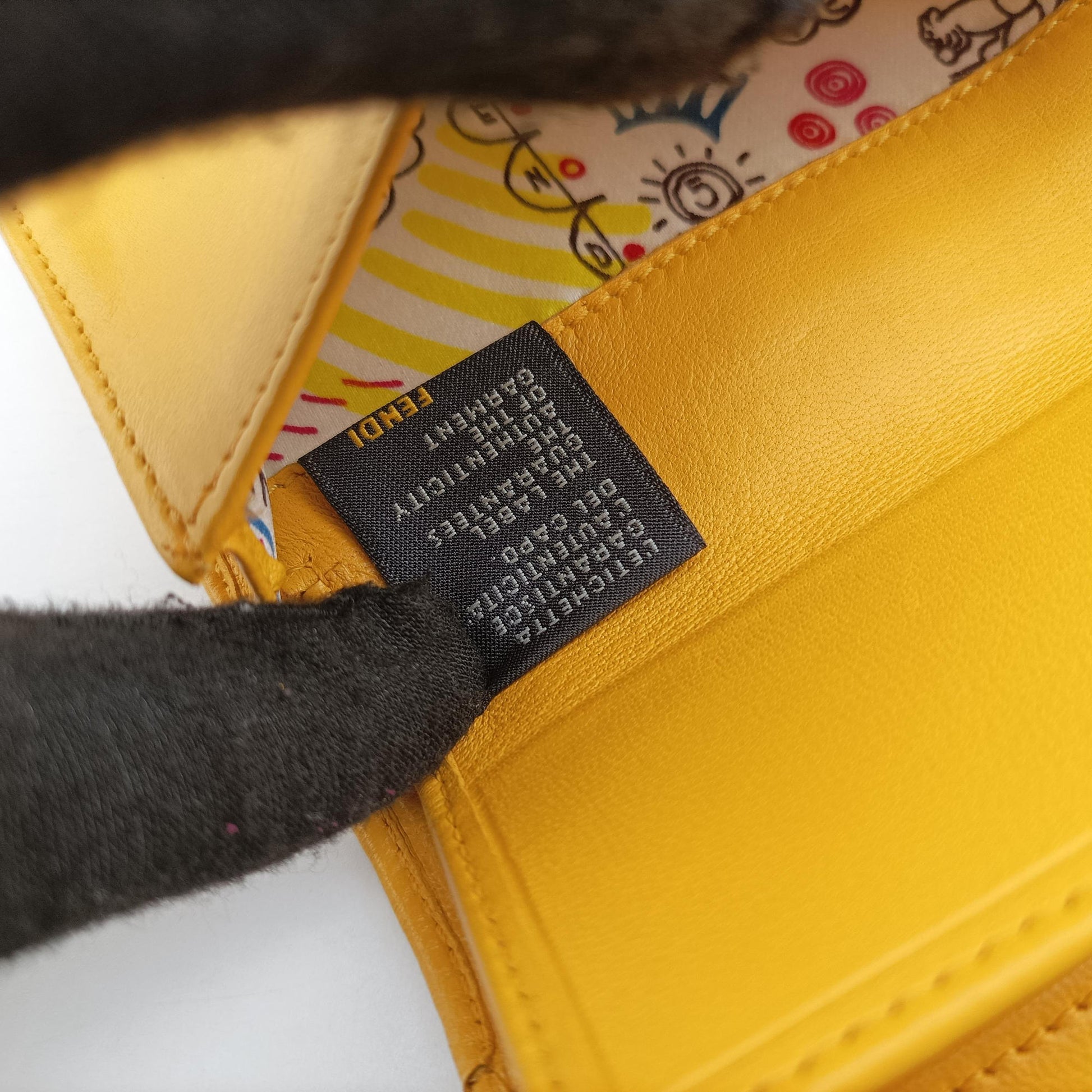 Embossed Logo Yellow lambskin 3M9219 2289-8BM0219-YMY-088エンボス ロゴ イエロー ラムスキン 3M9219 2289-8BM0219-YMY-088