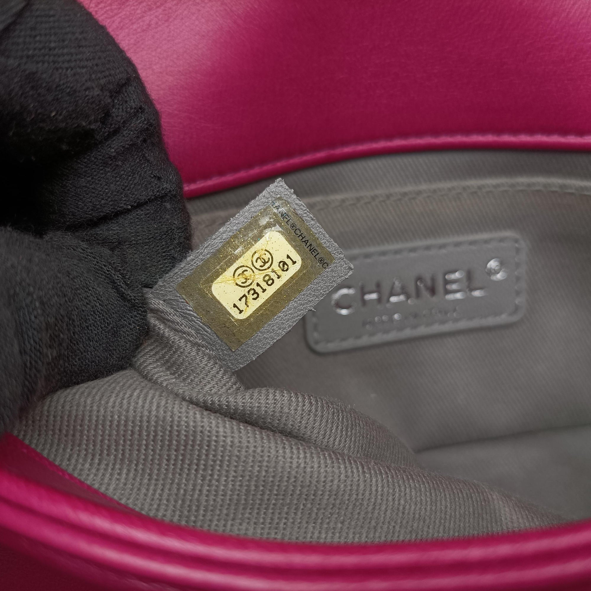 BOY CHANEL Rose velour A67416 17318101ボーイシャネル ローズ レッド ベロア A67416 17318101