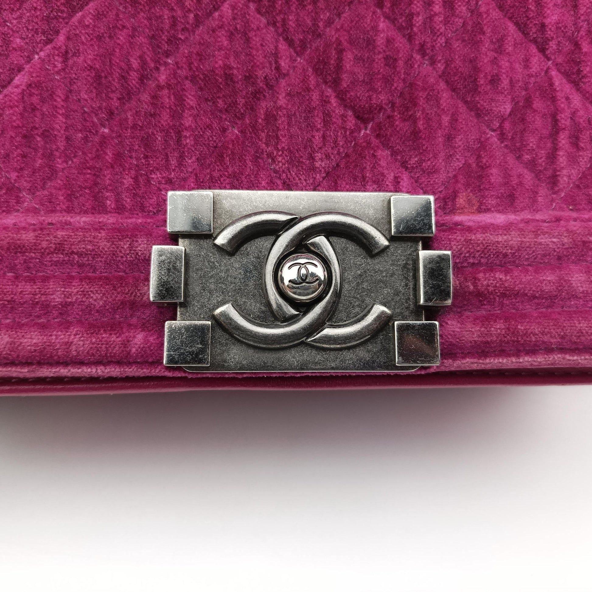 BOY CHANEL Rose velour A67416 17318101ボーイシャネル ローズ レッド ベロア A67416 17318101