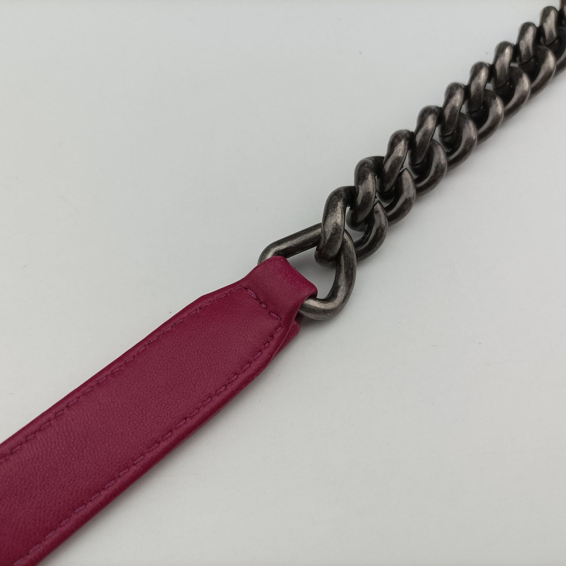 BOY CHANEL Rose velour A67416 17318101ボーイシャネル ローズ レッド ベロア A67416 17318101
