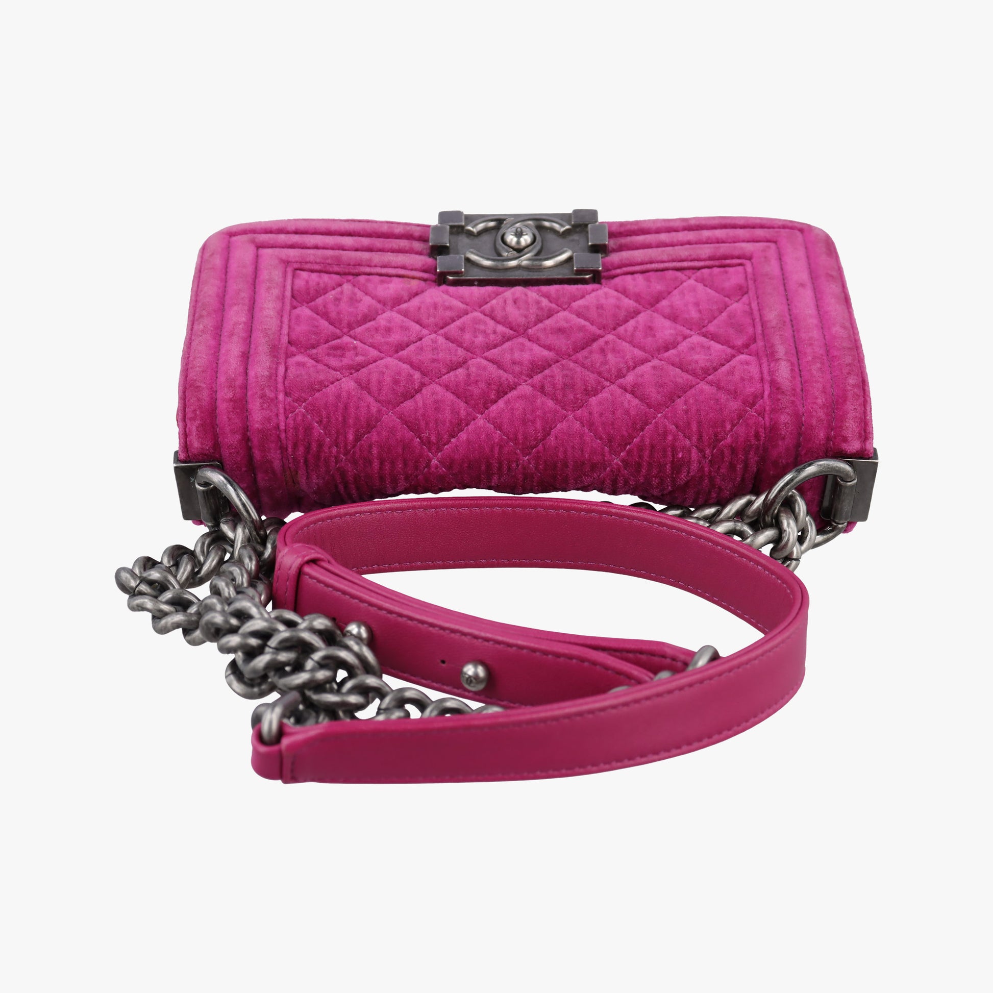 BOY CHANEL Rose velour A67416 17318101ボーイシャネル ローズ レッド ベロア A67416 17318101