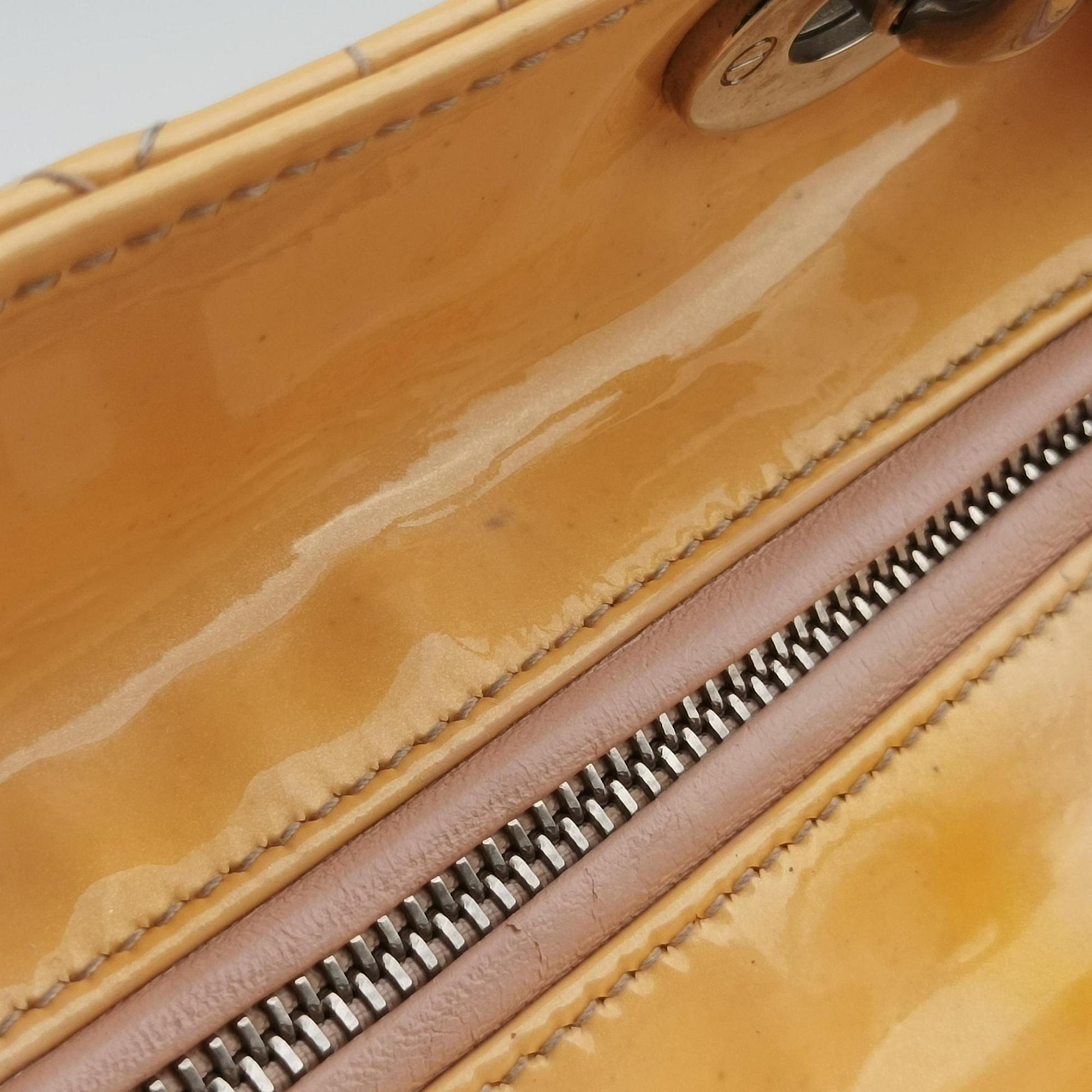 Lady Dior Beige Patent 09-BO-1104レディディオール ベージュ パテント 09-BO-1104