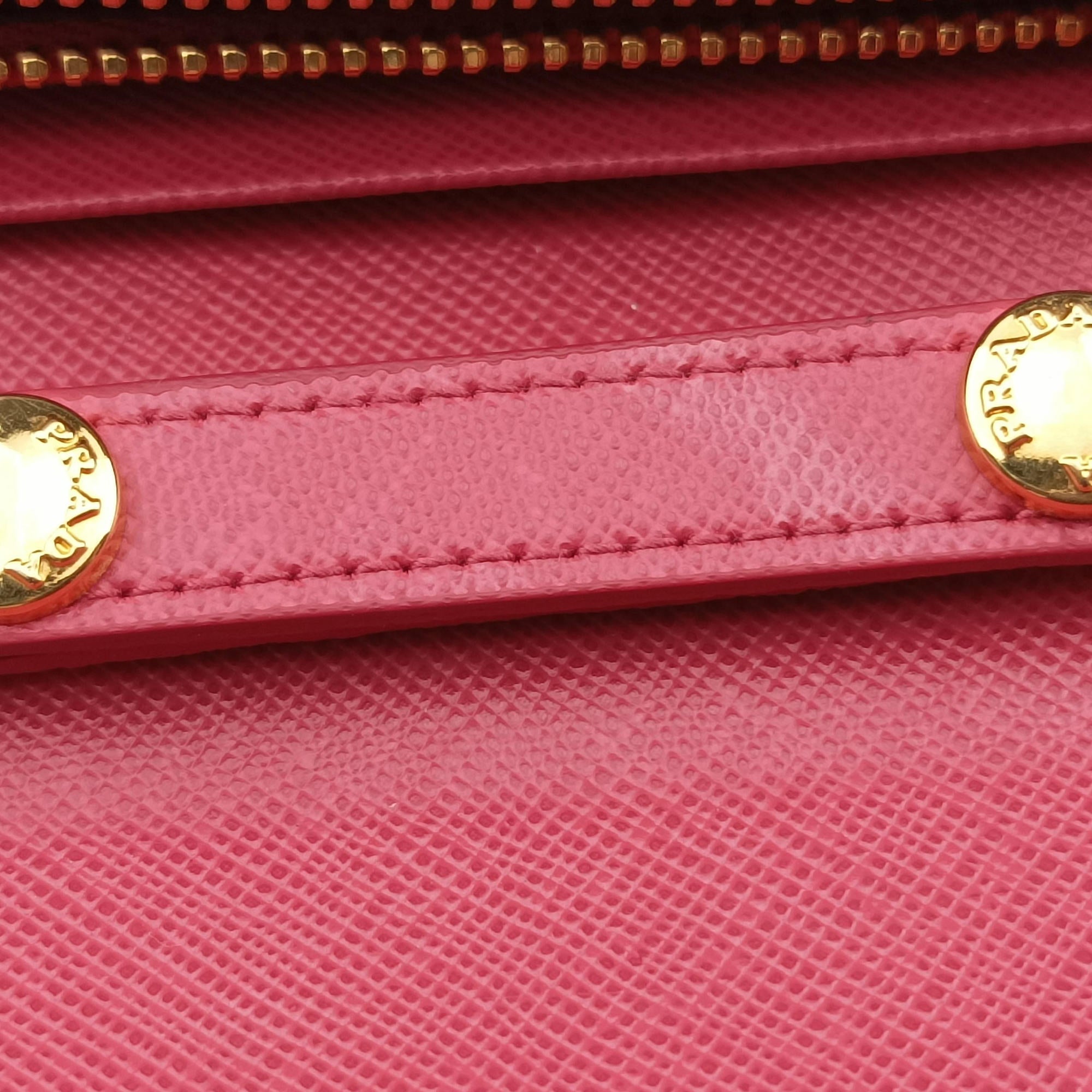 Metal Wallet on Chain Cornflower Clutch Pink Saffiano leather 1MT290 181メタル ウォレット オン チェーン コーンフラワー クラッチ ピンク サフィアーノレザー 1MT290 181